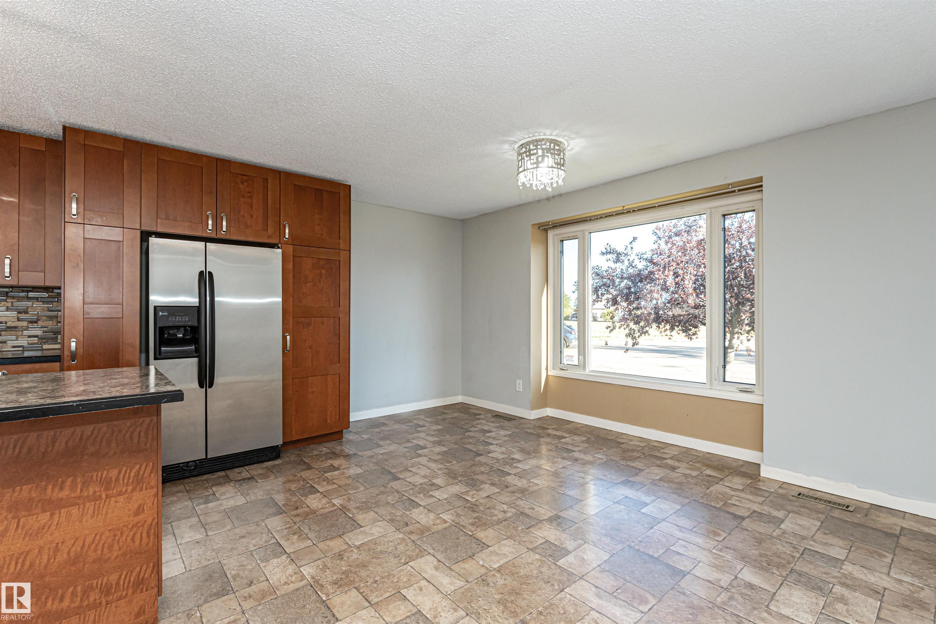 Photo 8 at 9009 102 Avenue, Morinville
