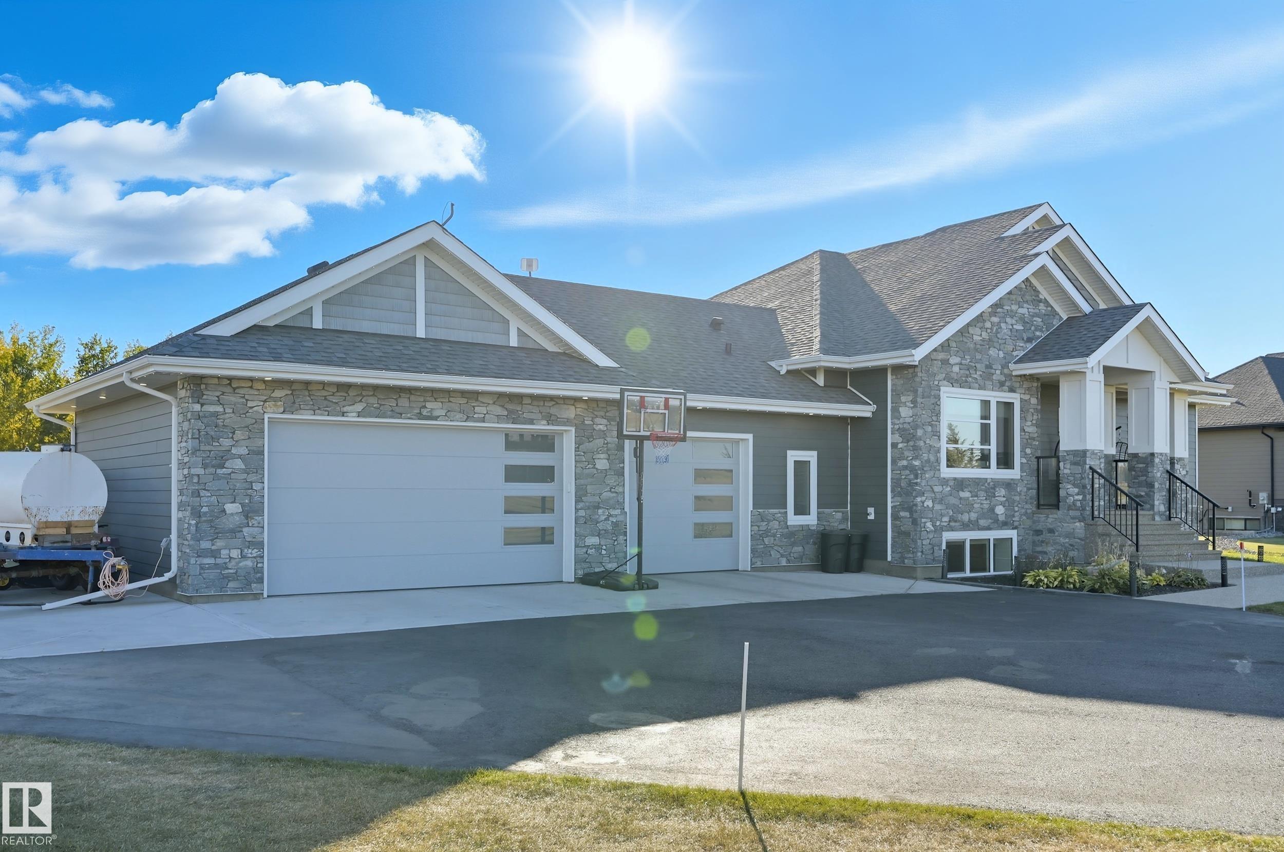 Photo 4 at 230, - 50516 Range Road 233, Vantage Pointe, Rural Leduc County