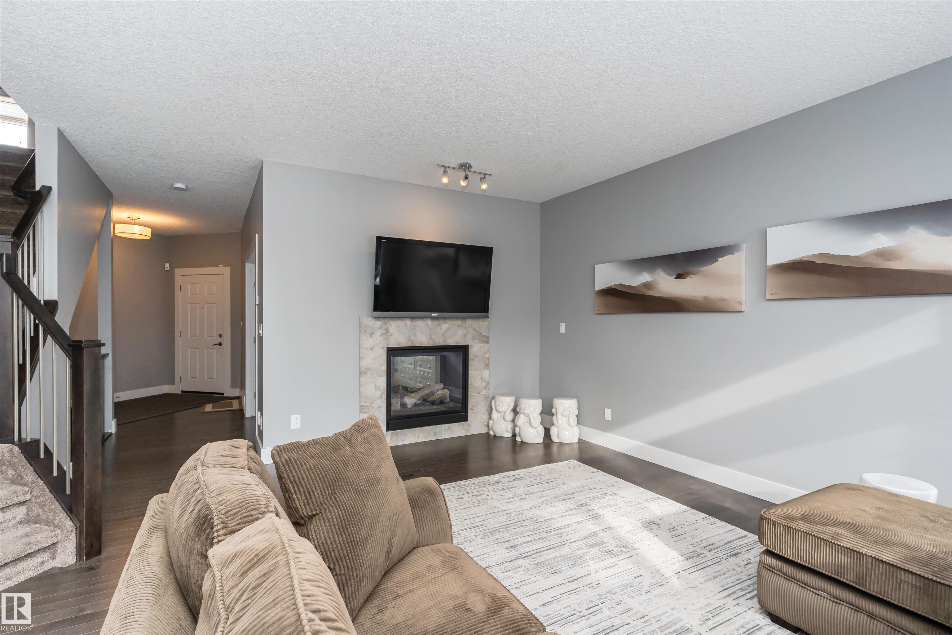 Photo 11 at 837 Hodgins Road NW, The Hamptons, Edmonton