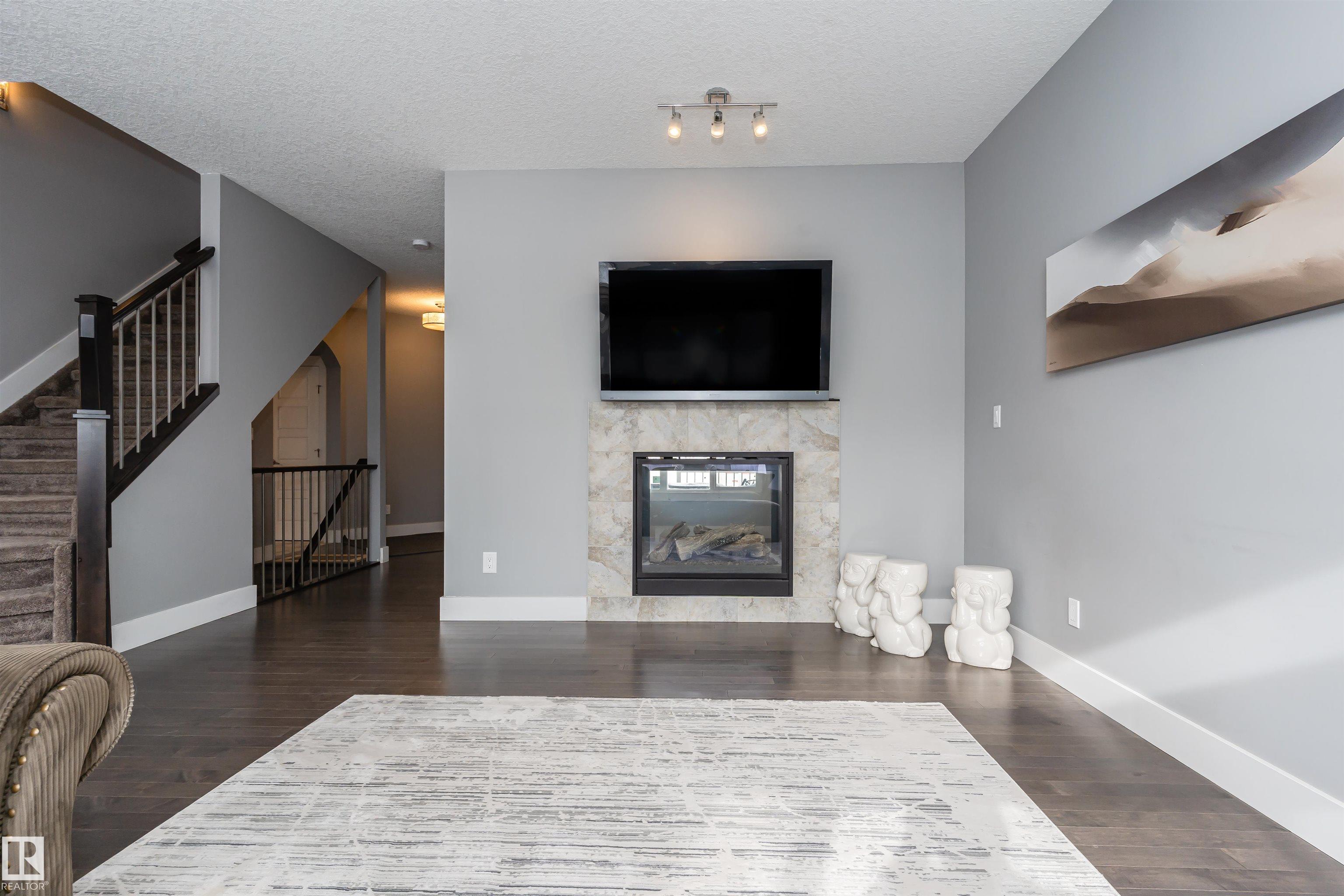 Photo 12 at 837 Hodgins Road NW, The Hamptons, Edmonton