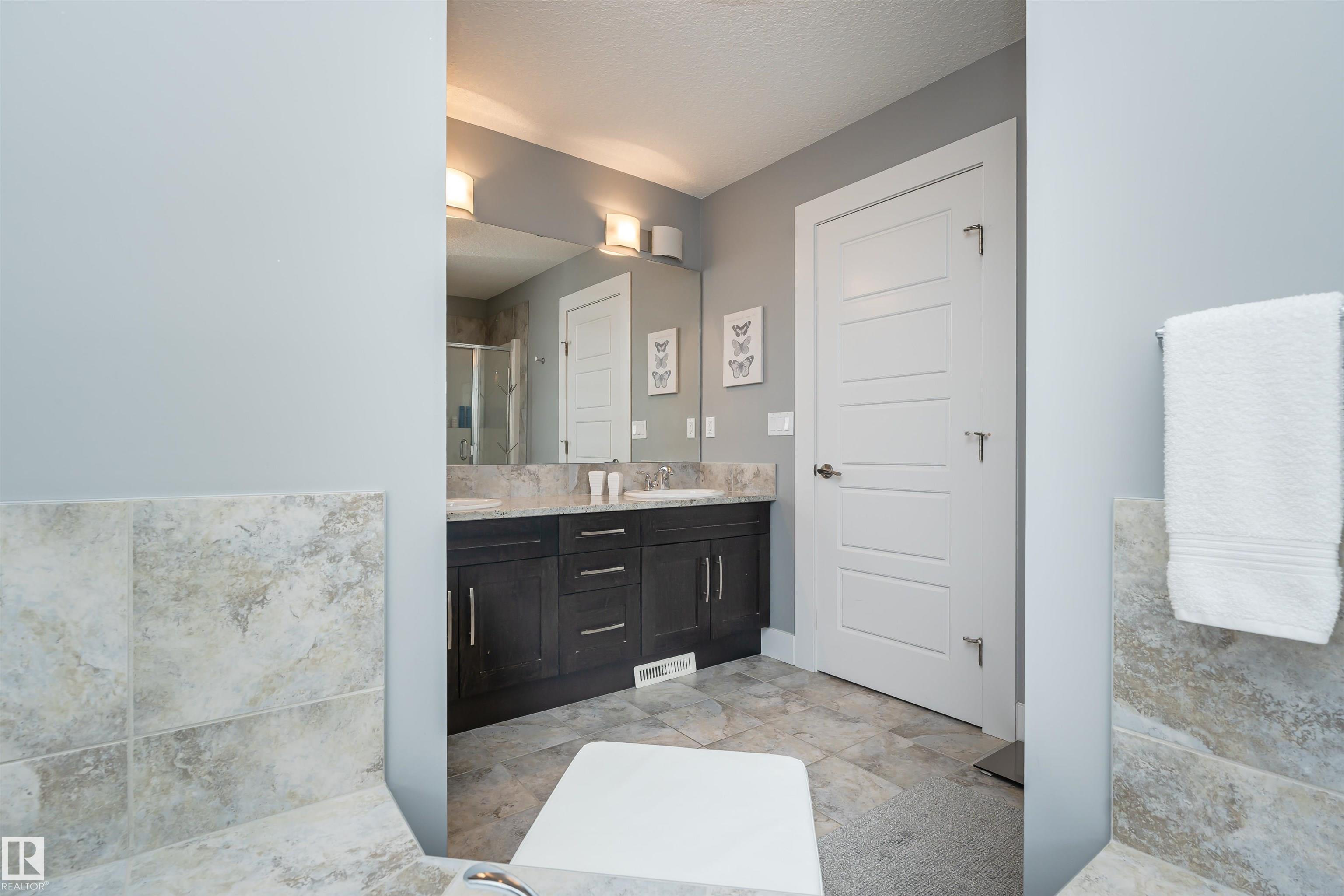 Photo 40 at 837 Hodgins Road NW, The Hamptons, Edmonton