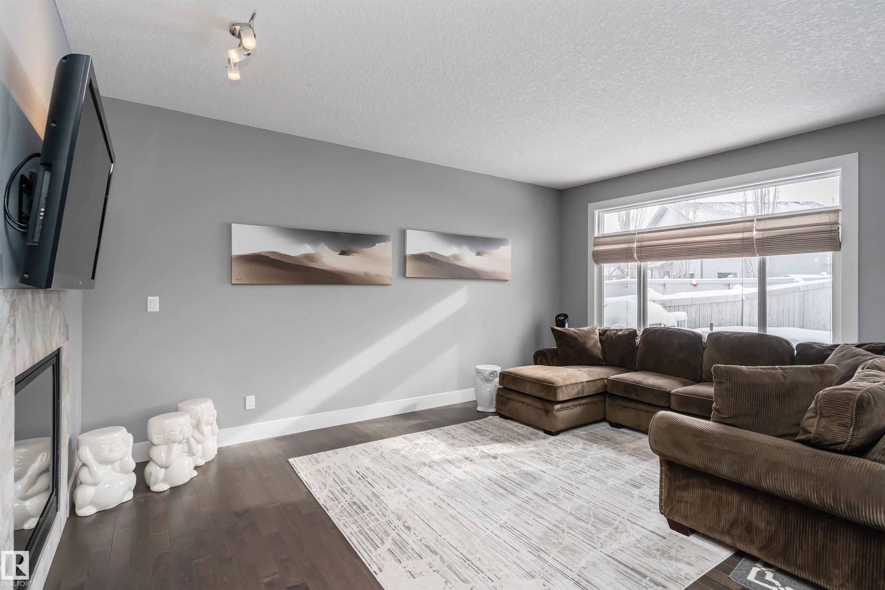 Photo 8 at 837 Hodgins Road NW, The Hamptons, Edmonton