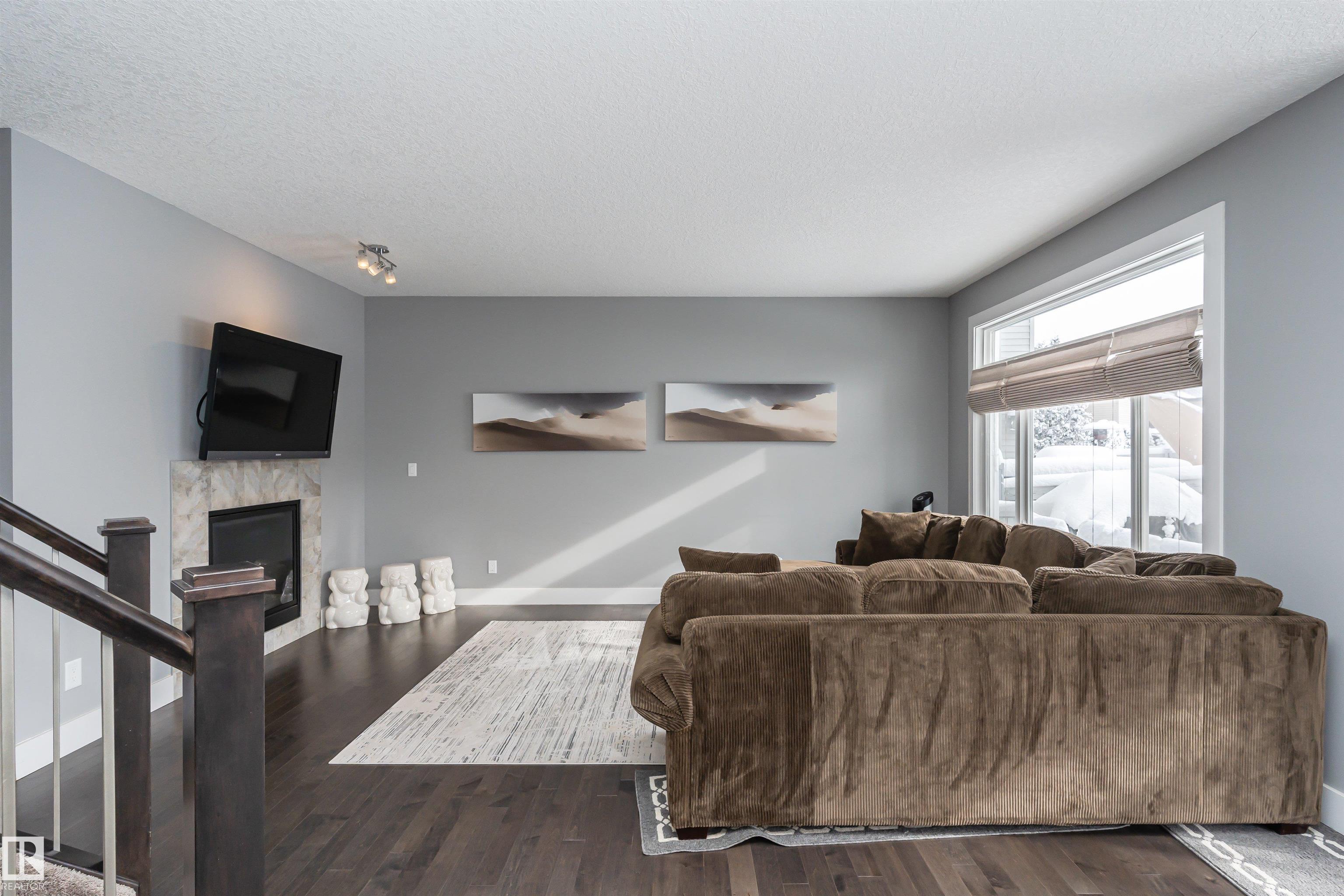 Photo 9 at 837 Hodgins Road NW, The Hamptons, Edmonton
