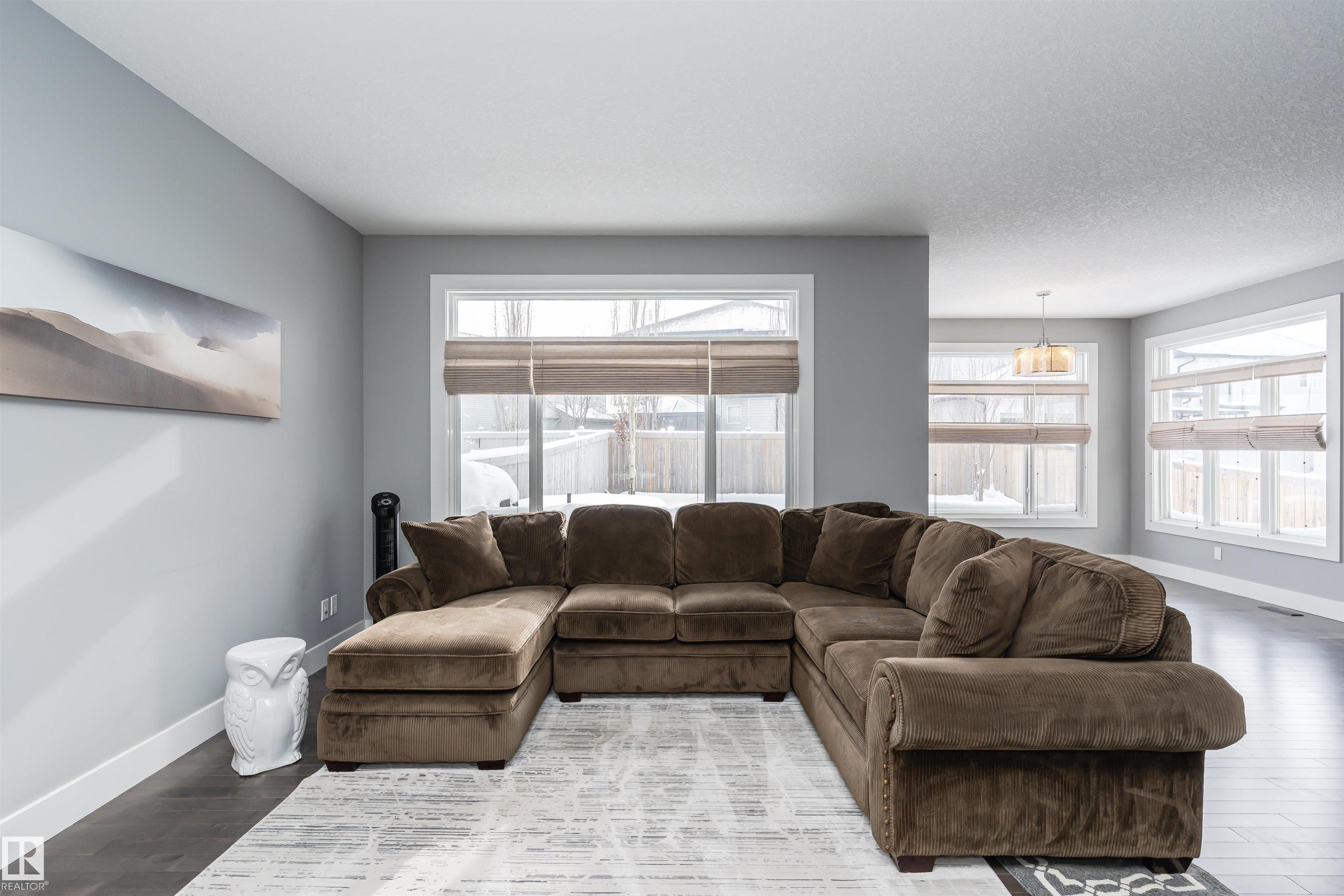 Photo 10 at 837 Hodgins Road NW, The Hamptons, Edmonton