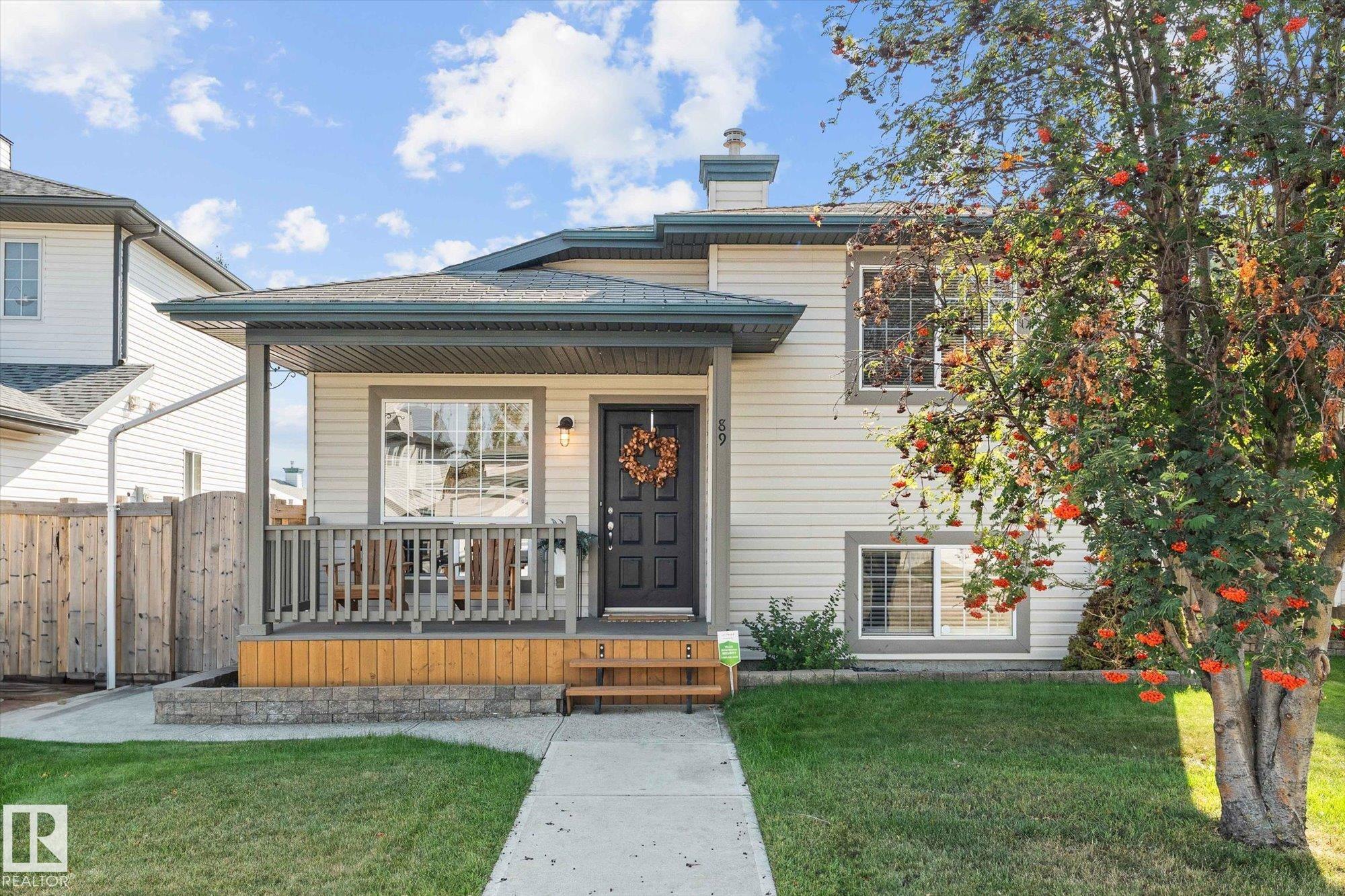Photo 2 at 89 Landsdowne Drive, Lakewood, Spruce Grove