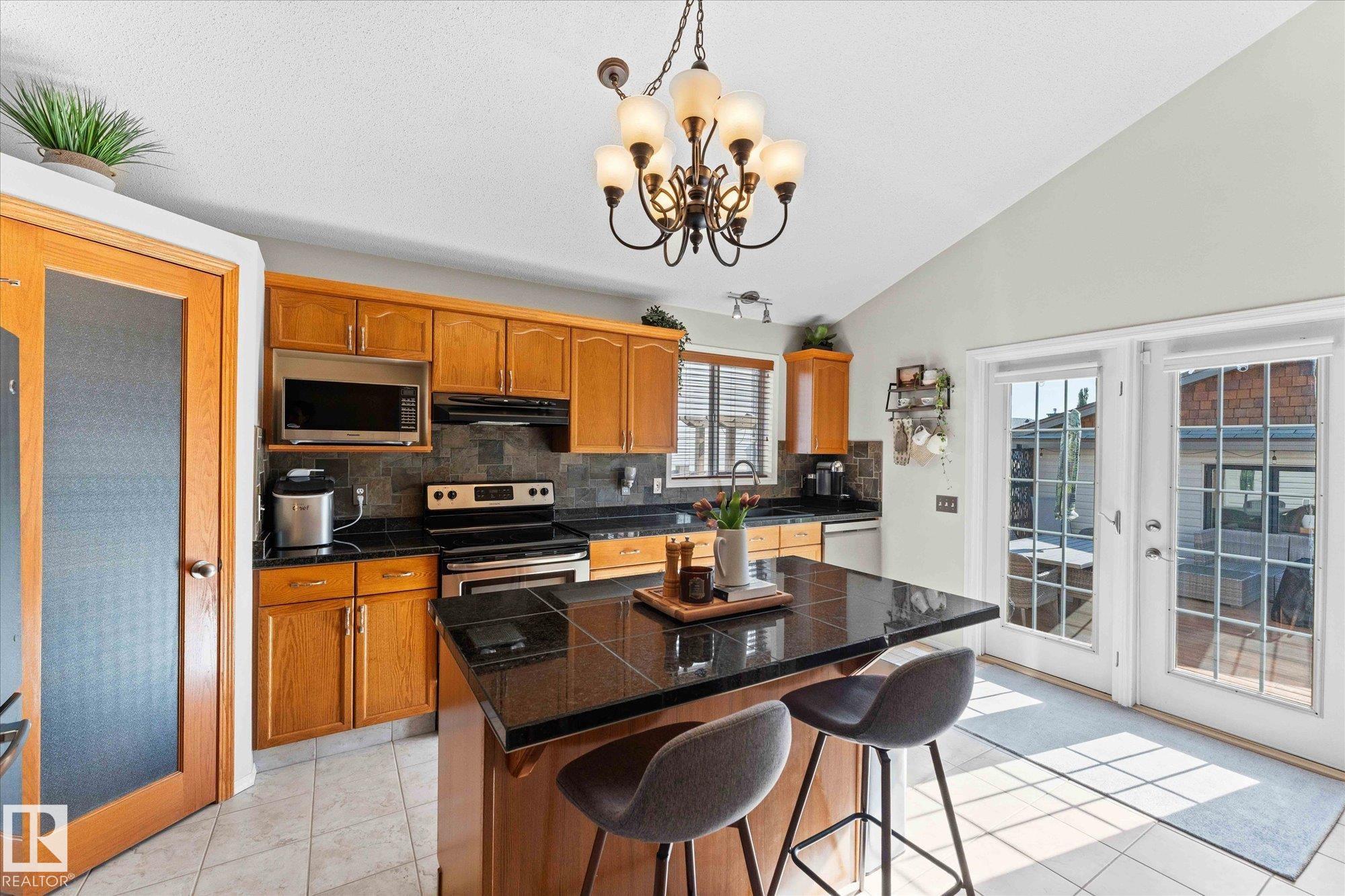 Photo 12 at 89 Landsdowne Drive, Lakewood, Spruce Grove