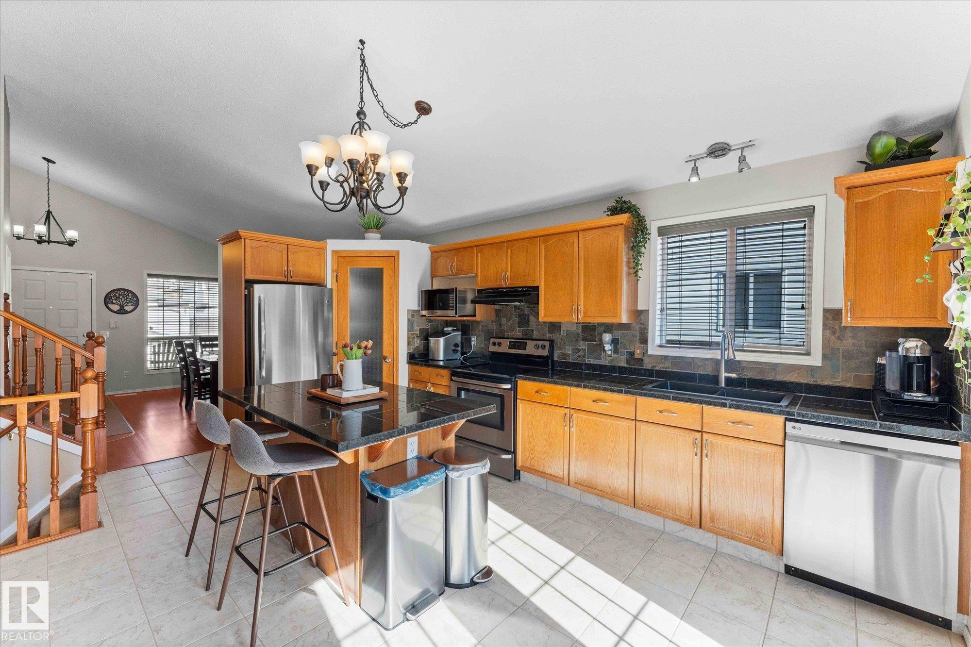 Photo 13 at 89 Landsdowne Drive, Lakewood, Spruce Grove
