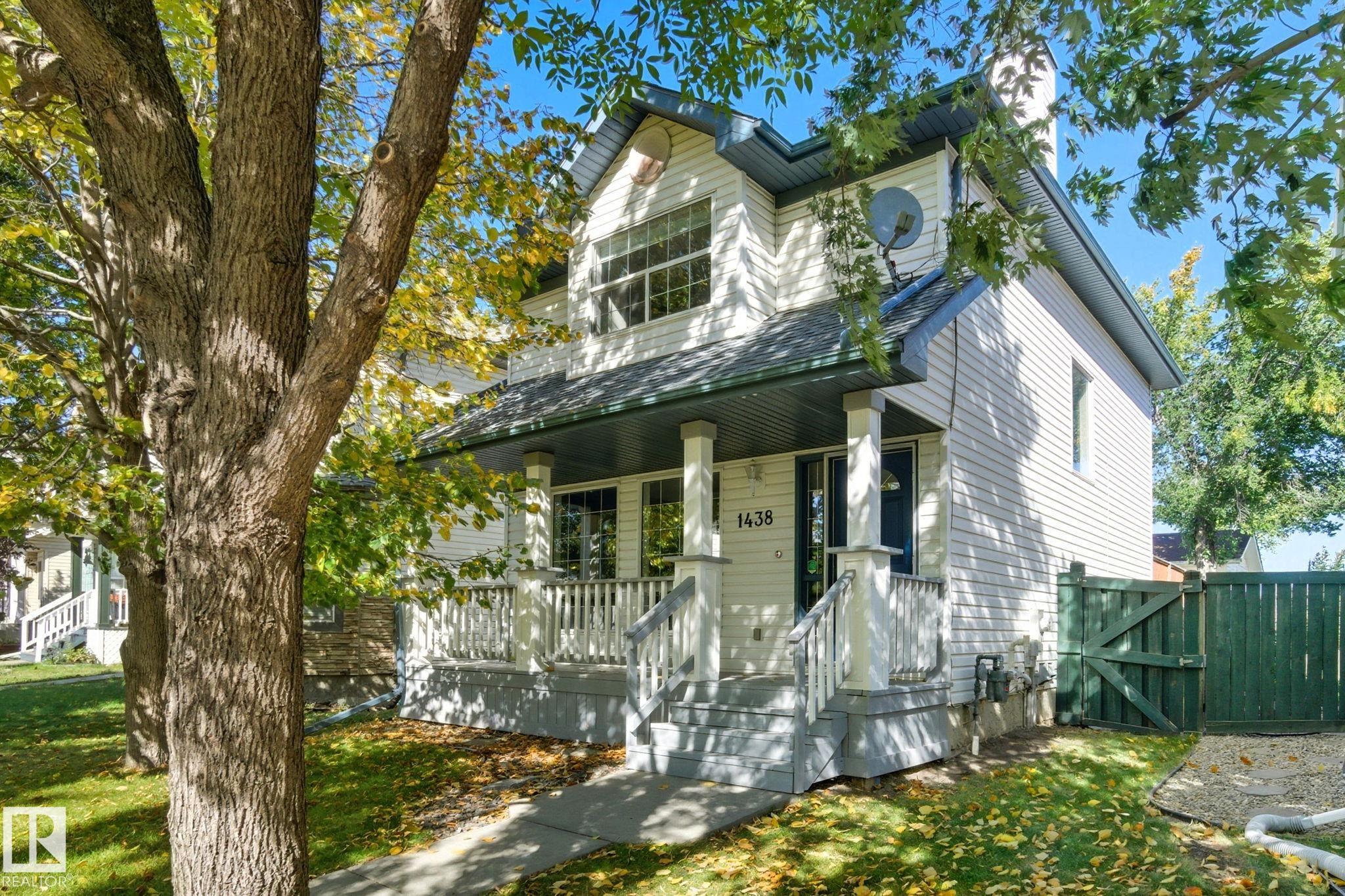 Photo 3 at 1438 Grant Way NW, Glastonbury, Edmonton