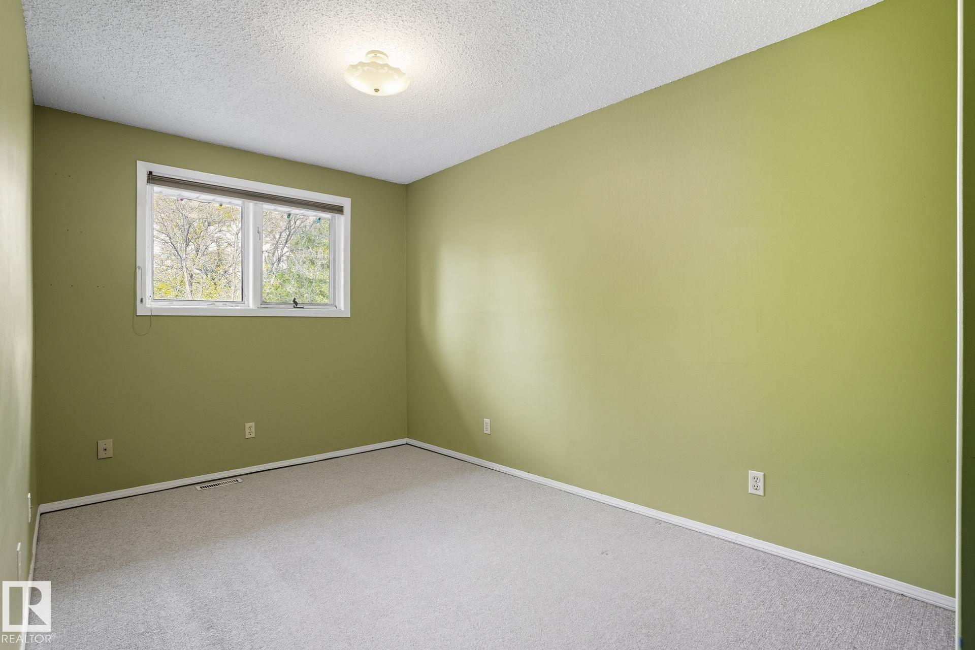 Photo 18 at 7 Pembina Place, Pineview, St. Albert