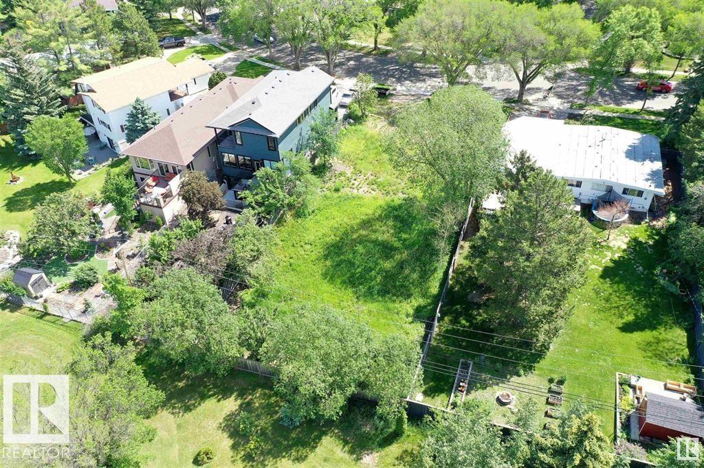 10B Grosvenor Boulevard, Grandin, St. Albert 