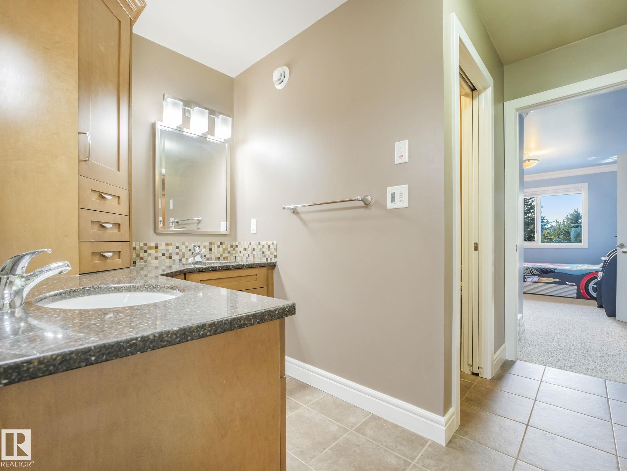 Photo 34 at 2408 Martell Crescent NW, Magrath Heights, Edmonton