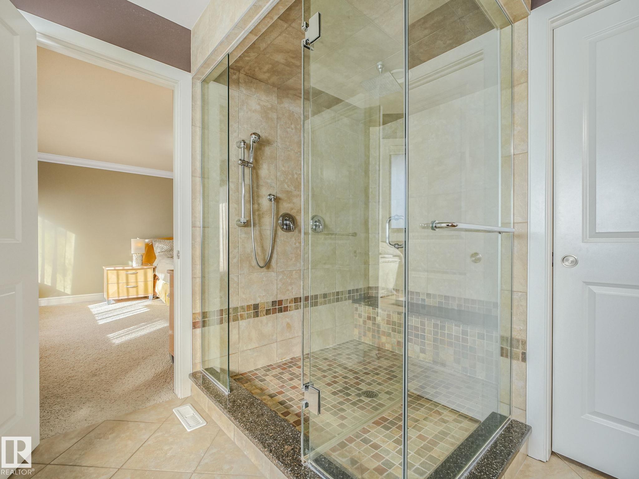 Photo 43 at 2408 Martell Crescent NW, Magrath Heights, Edmonton