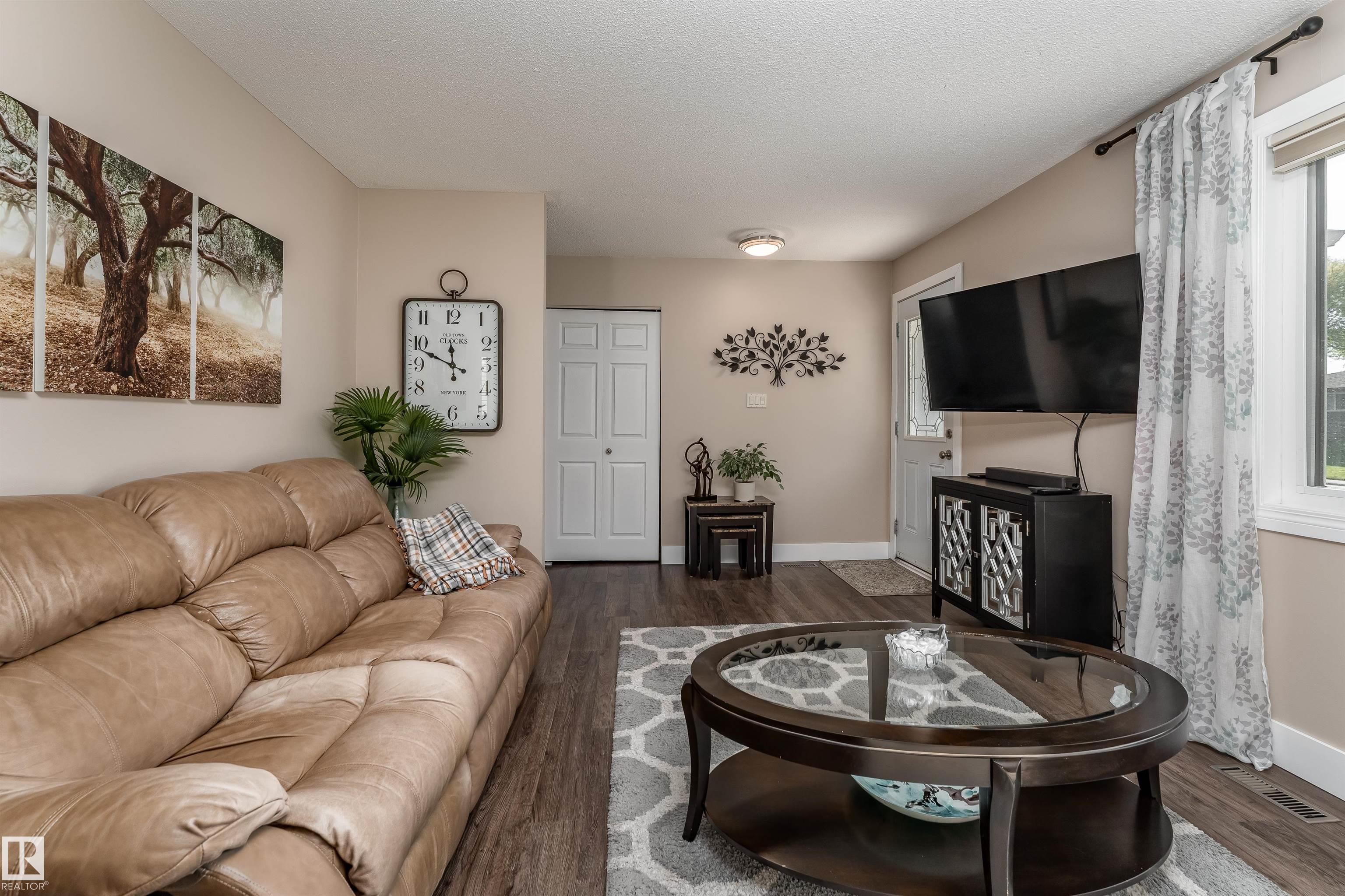 Photo 2 at 1031 Lueders Crescent, Westboro, Sherwood Park