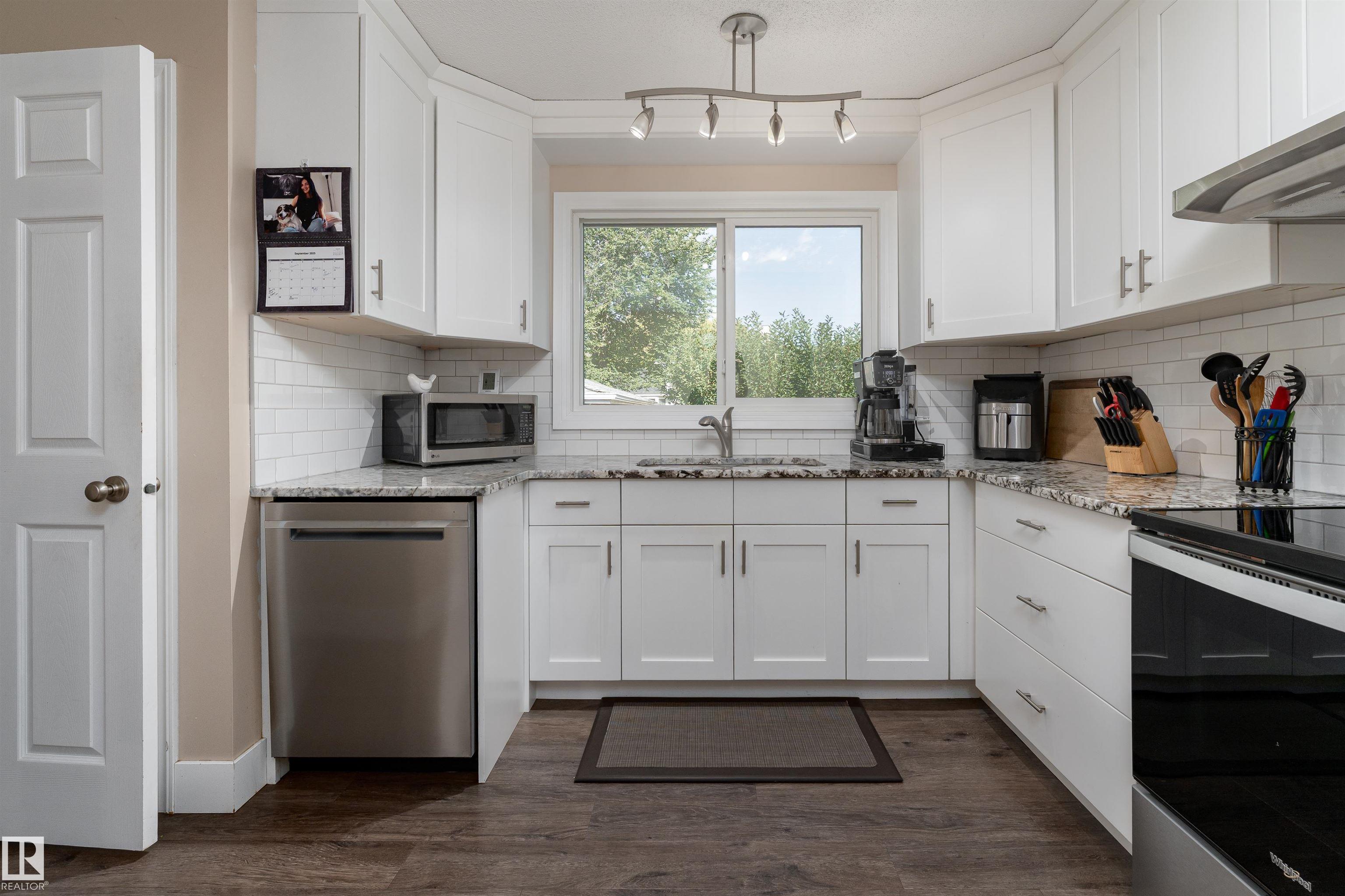 Photo 12 at 1031 Lueders Crescent, Westboro, Sherwood Park
