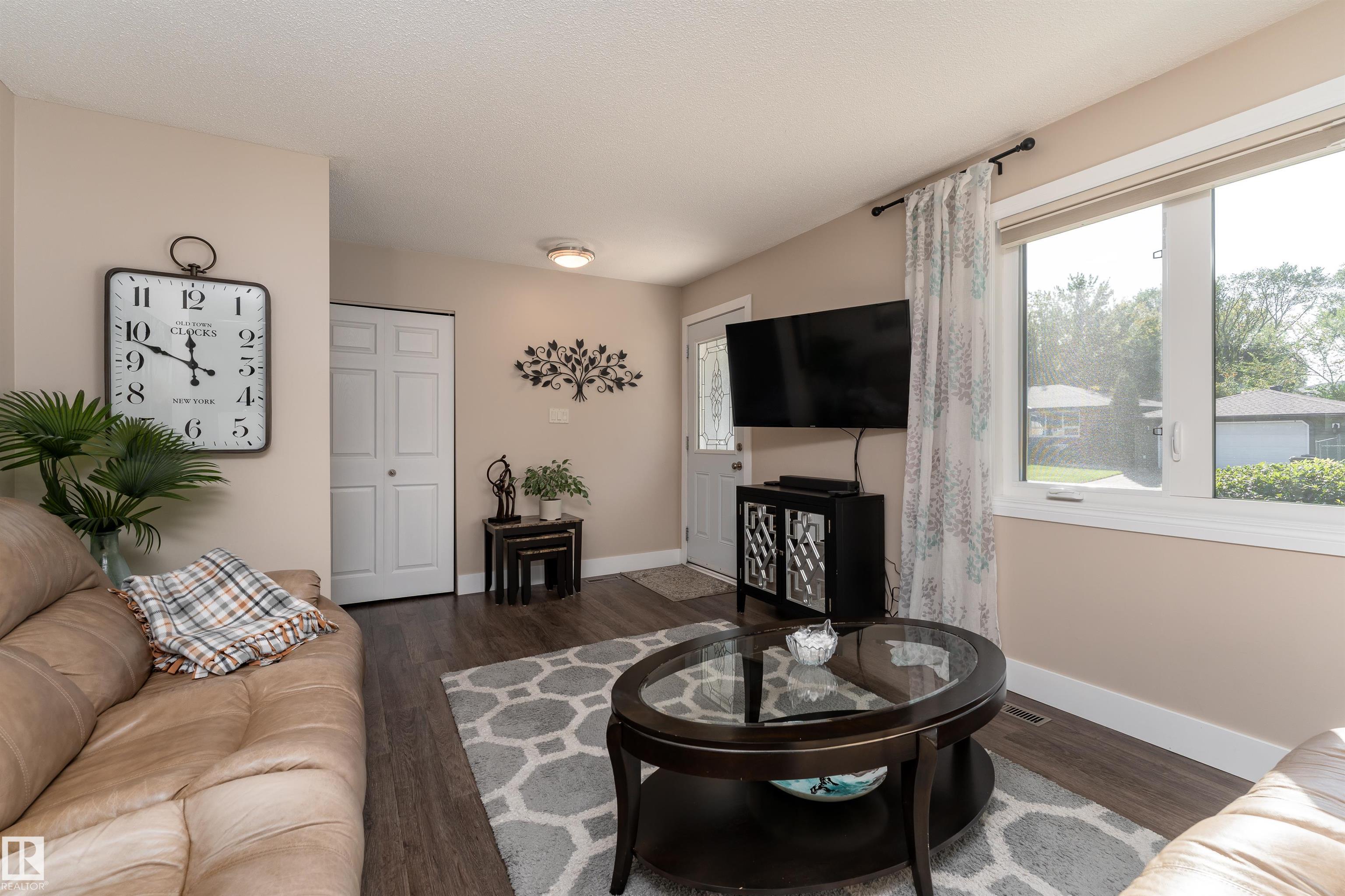 Photo 5 at 1031 Lueders Crescent, Westboro, Sherwood Park