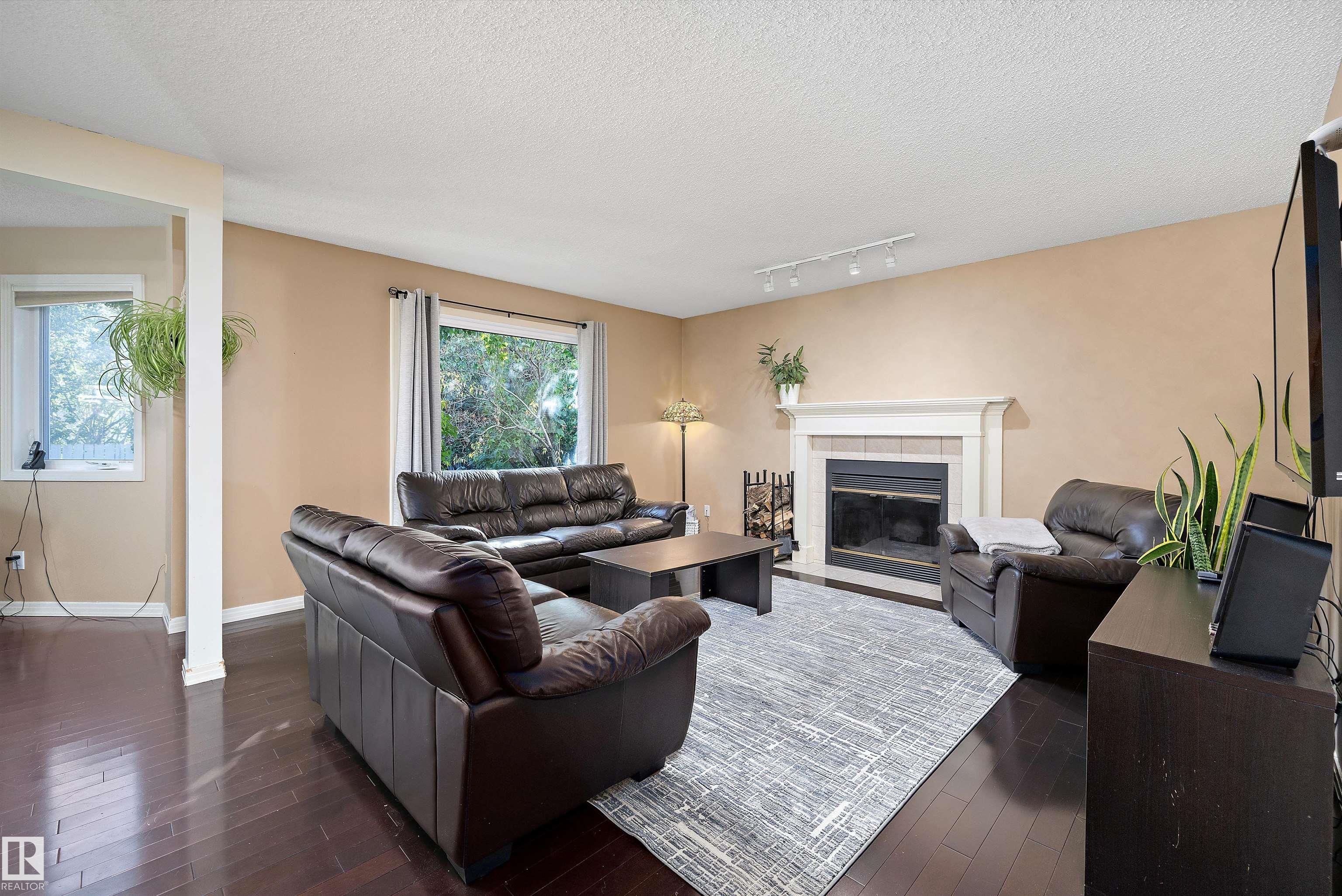 Photo 11 at 10 Delisle Court, Deer Ridge, St. Albert