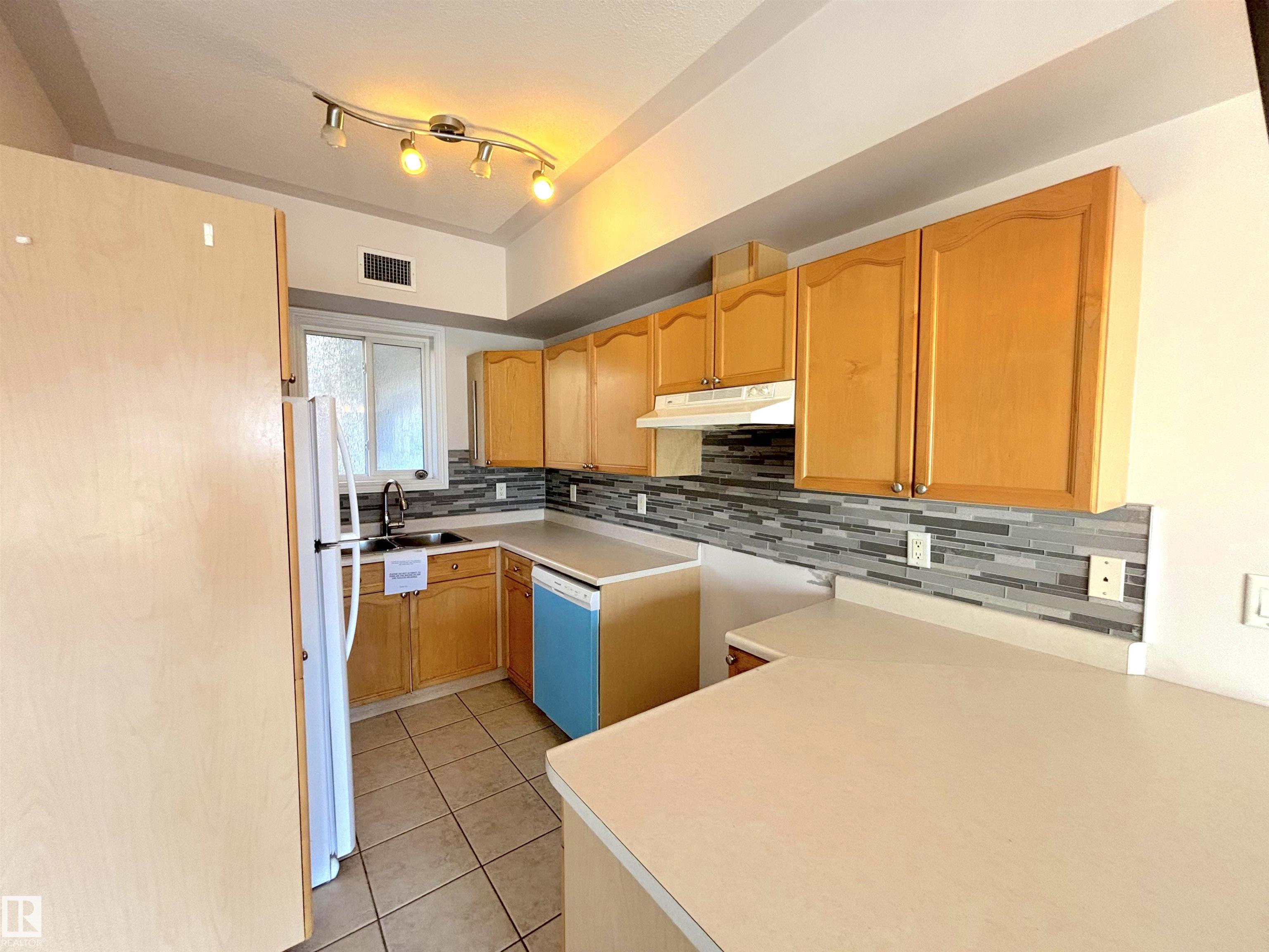 Photo 7 at 510 - 10606 102 Avenue NW, Downtown, Edmonton