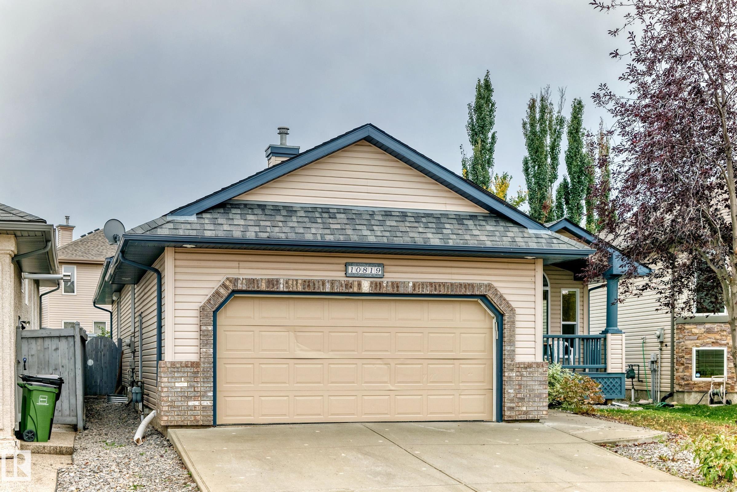 Photo 2 at 10819 178 Avenue NW, Chambery, Edmonton