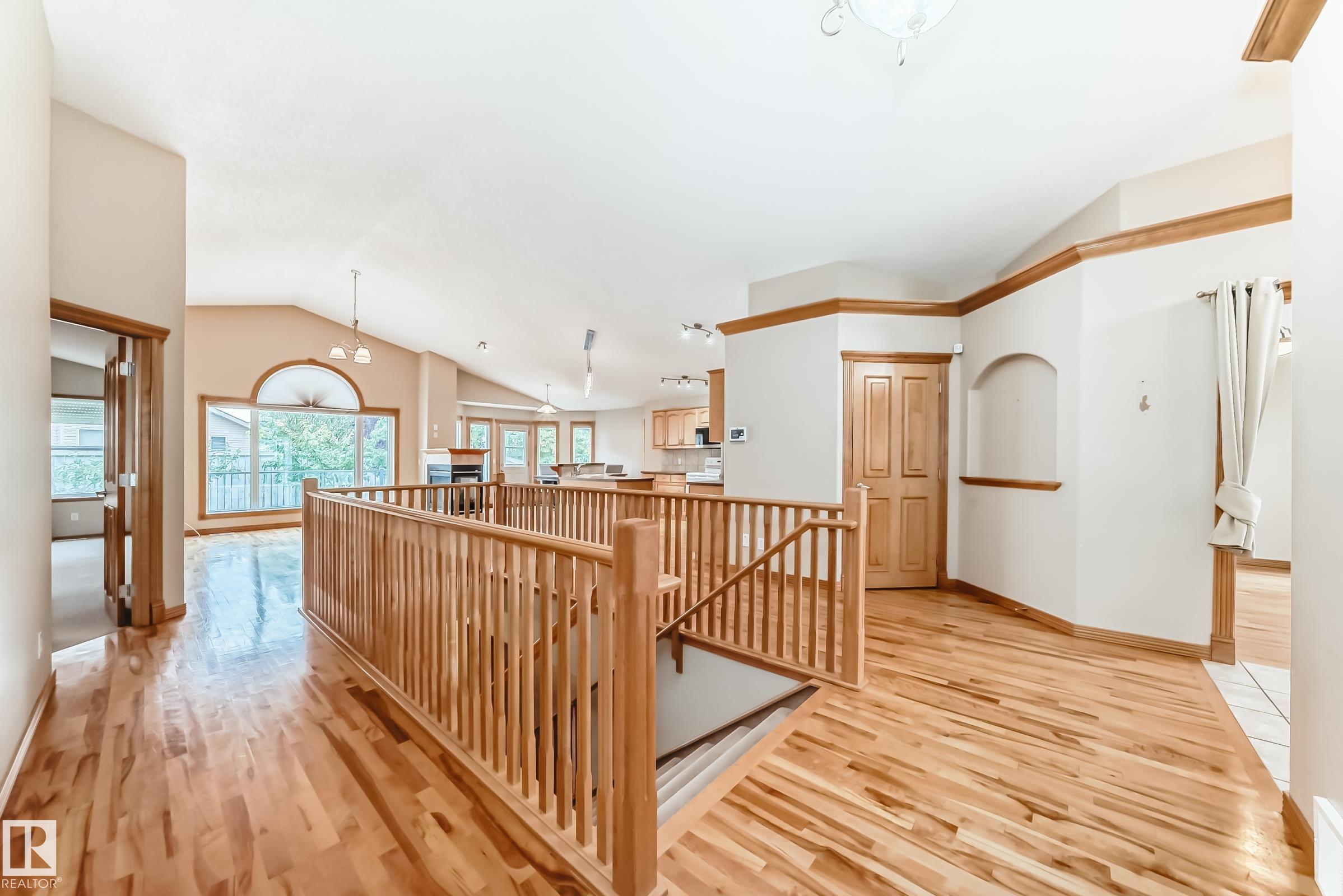 Photo 8 at 10819 178 Avenue NW, Chambery, Edmonton