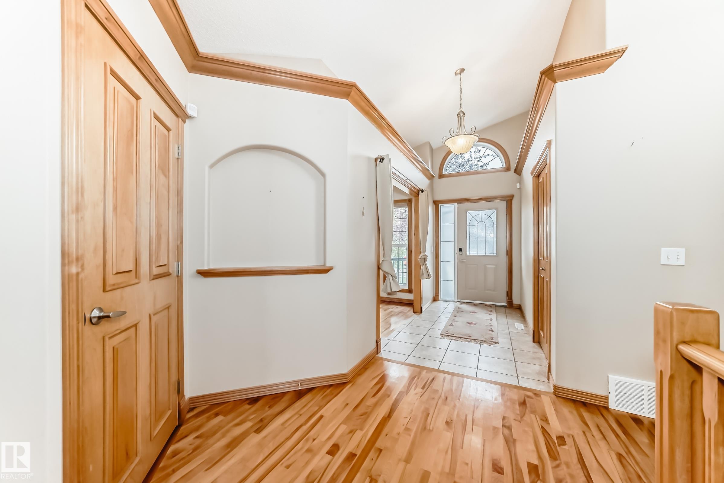 Photo 10 at 10819 178 Avenue NW, Chambery, Edmonton