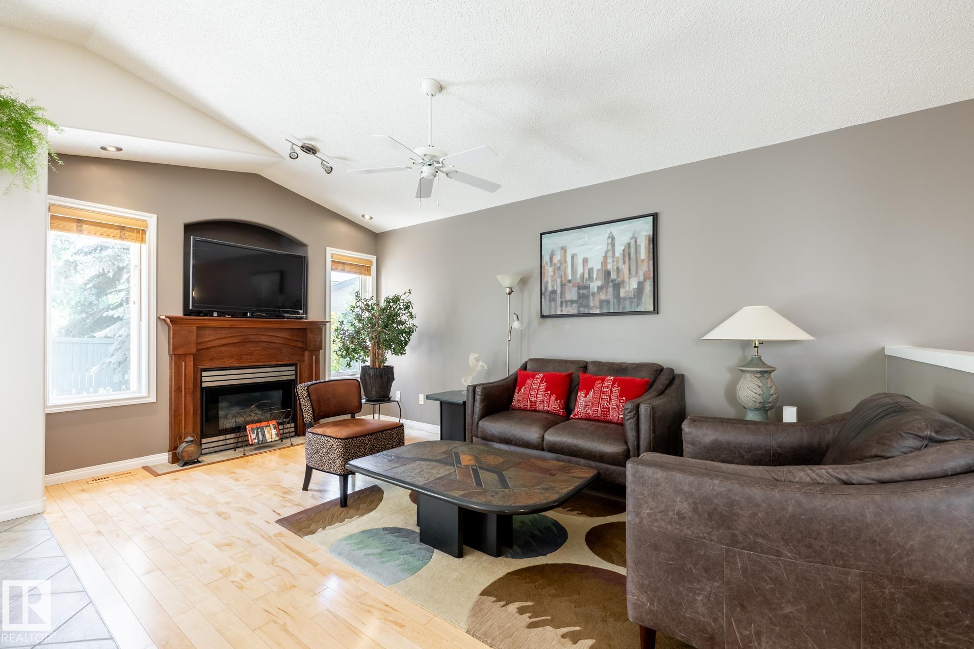 Photo 4 at 357 Blackburn Drive E SW, Blackburne, Edmonton