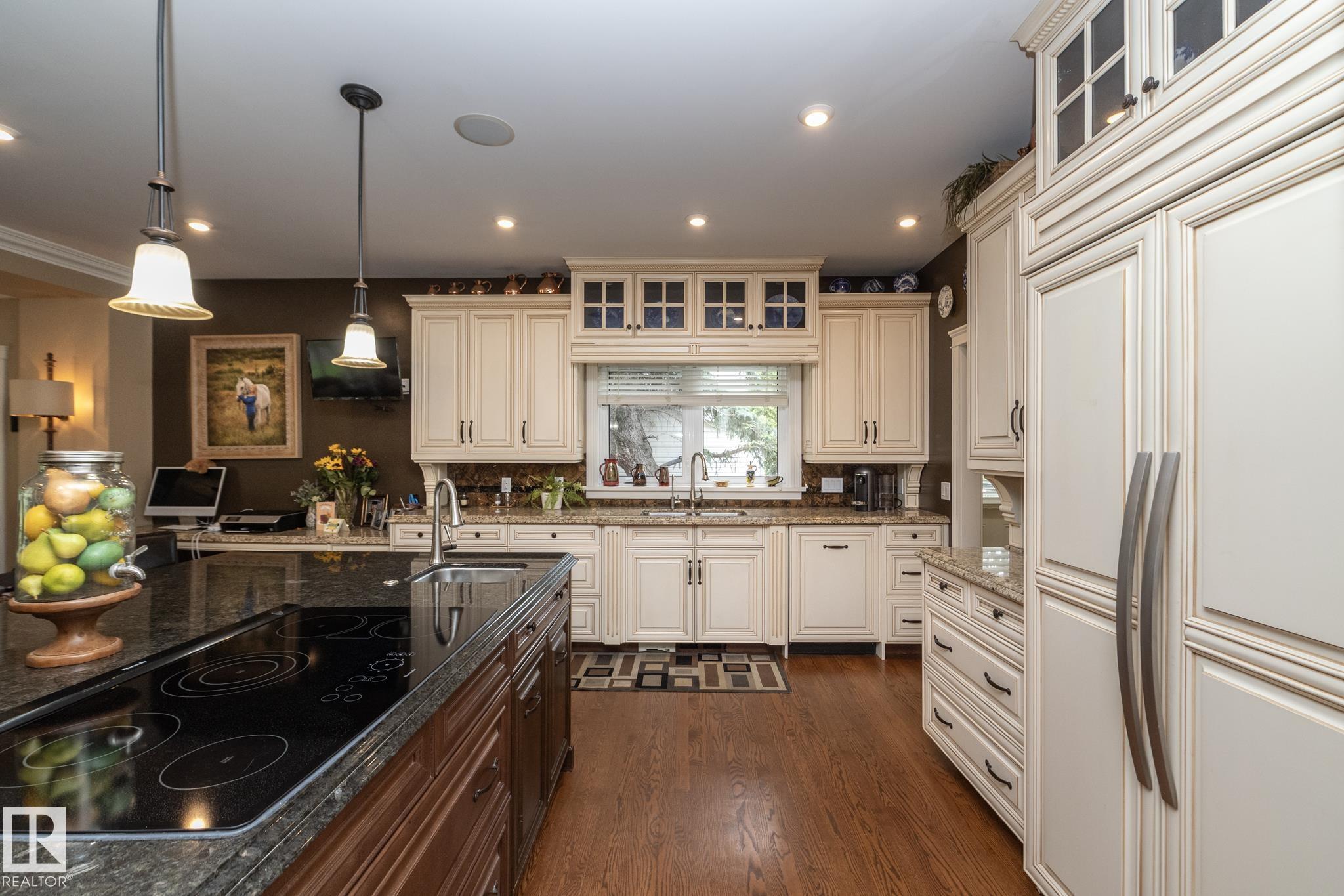 Photo 11 at 63 Fairway Drive NW, Westbrook Estate, Edmonton