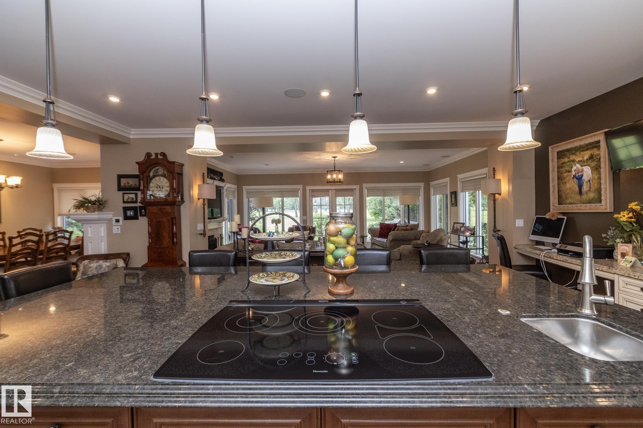 Photo 13 at 63 Fairway Drive NW, Westbrook Estate, Edmonton