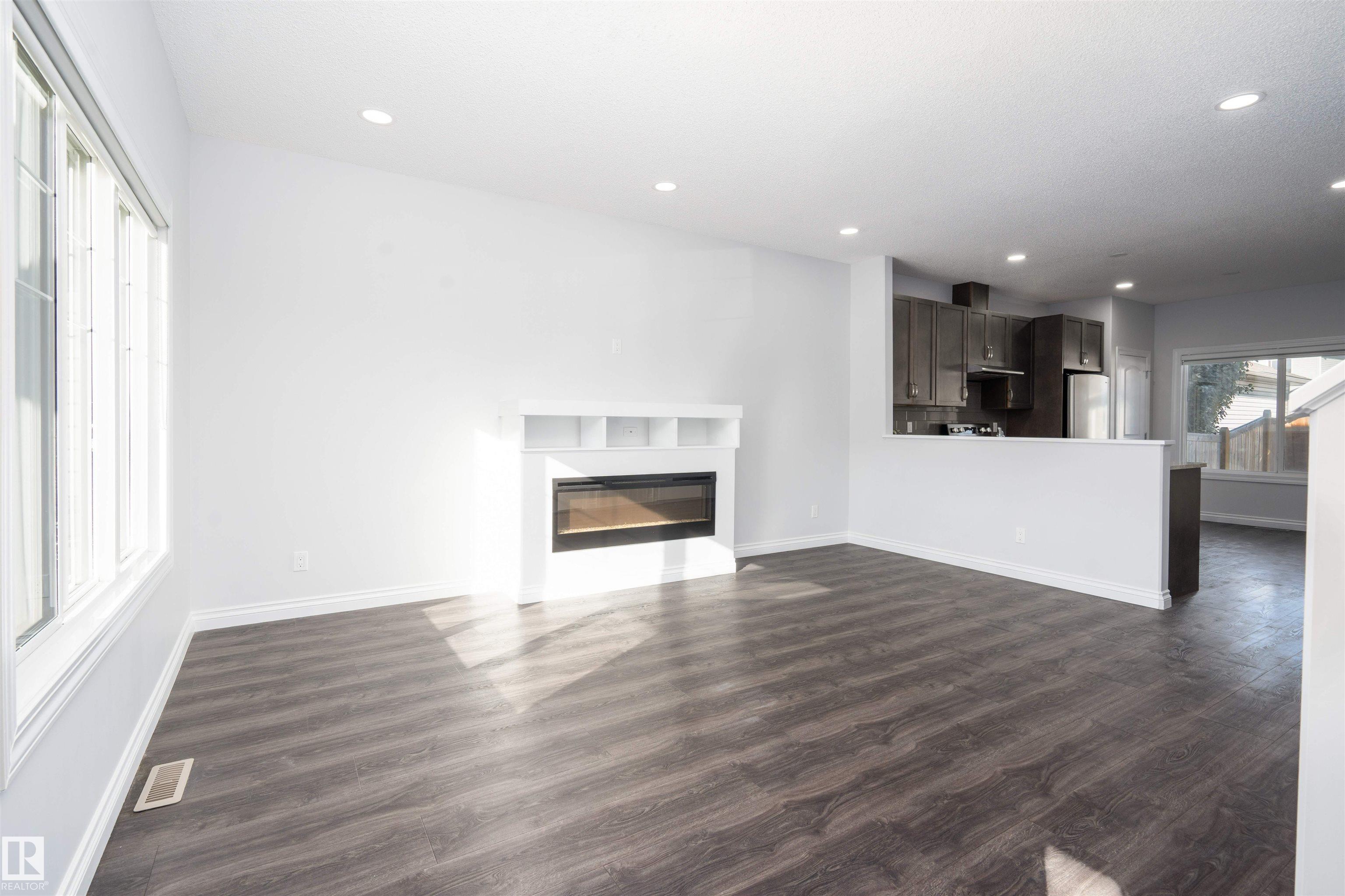 Photo 4 at 548 Secord Boulevard NW, Secord, Edmonton