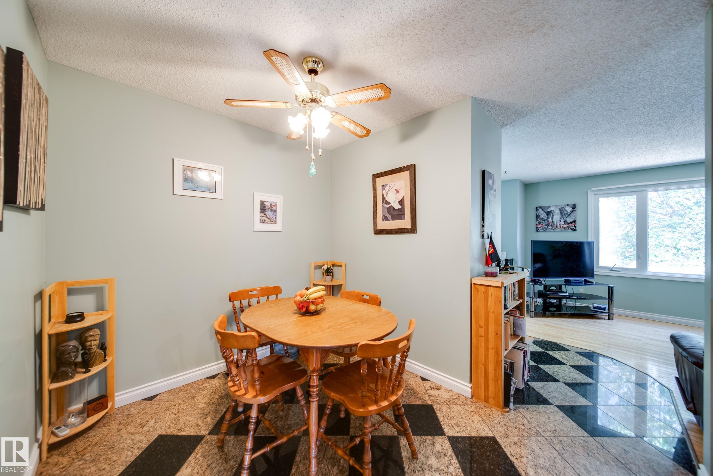 Photo 14 at 102 Woodvale Road W NW, Hillview, Edmonton
