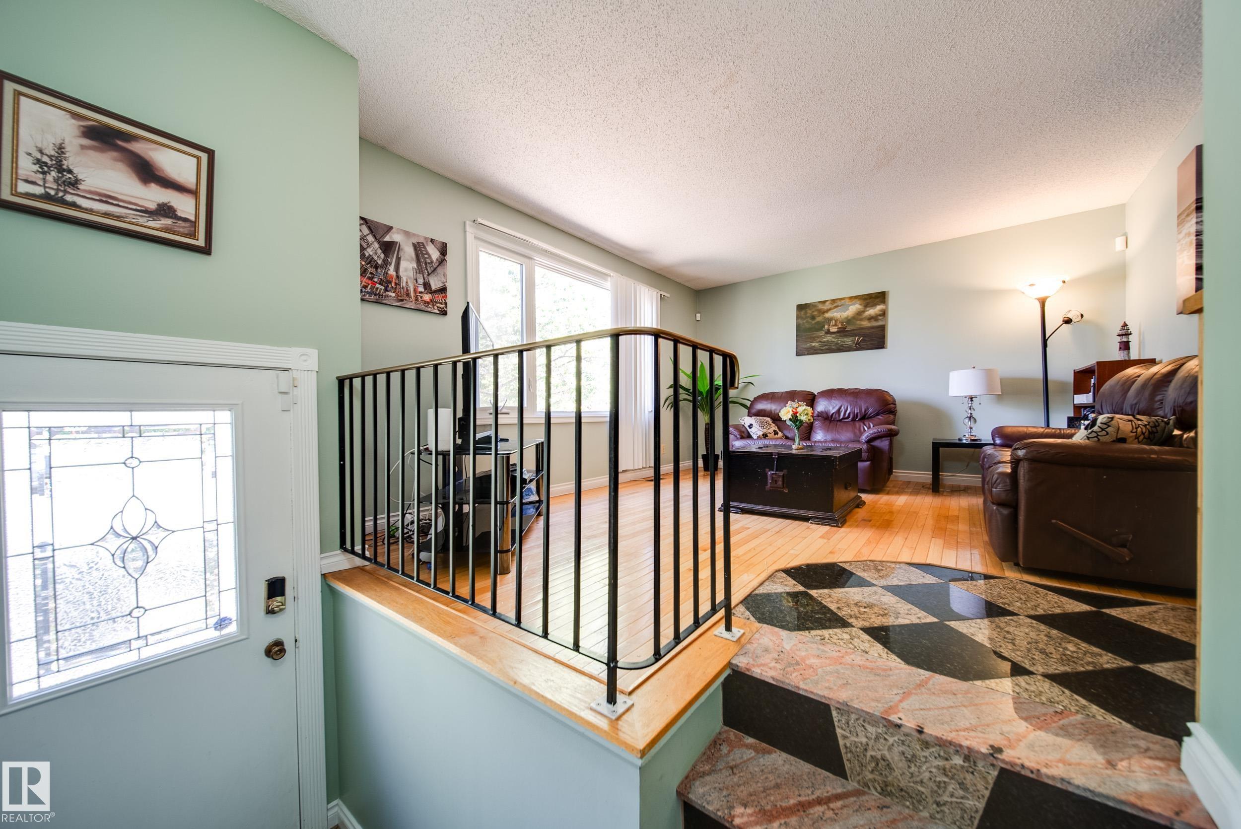 Photo 3 at 102 Woodvale Road W NW, Hillview, Edmonton