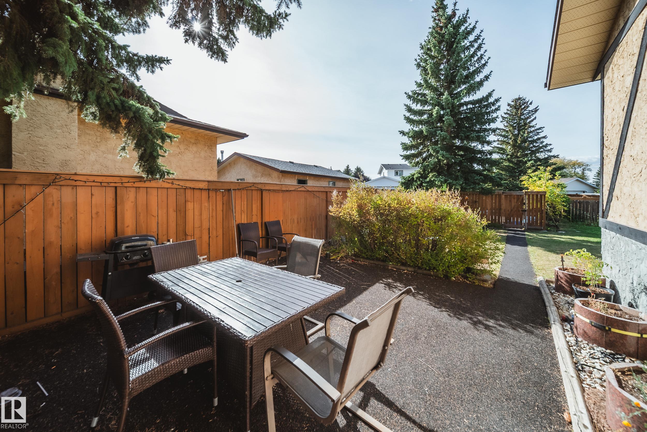 Photo 23 at 102 Woodvale Road W NW, Hillview, Edmonton