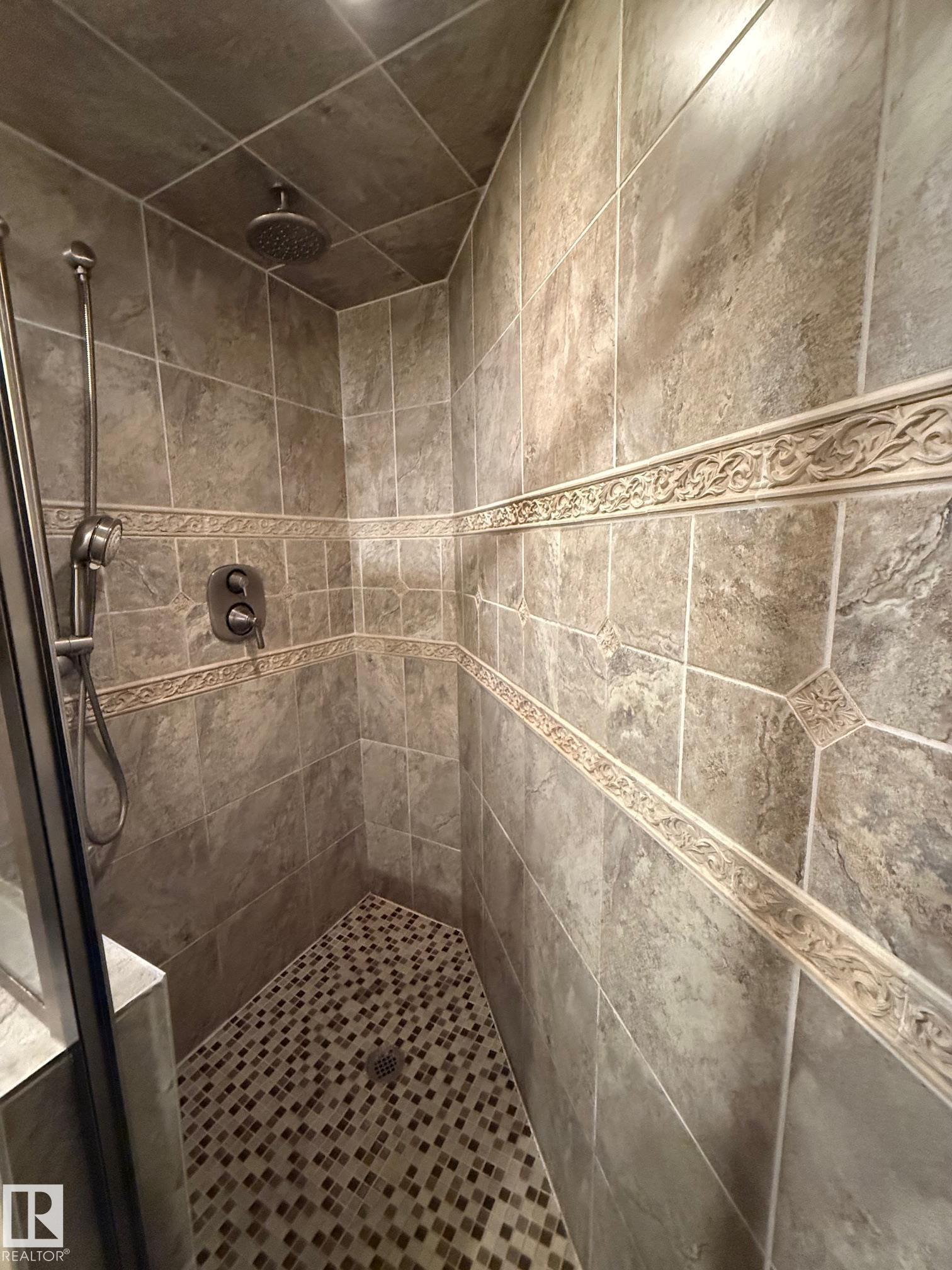 Photo 16 at 404 - 12028 103 Avenue NW, Wîhkwêntôwin, Edmonton