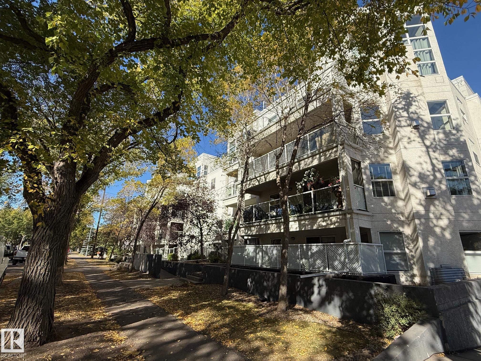 Photo 3 at 404 - 12028 103 Avenue NW, Wîhkwêntôwin, Edmonton
