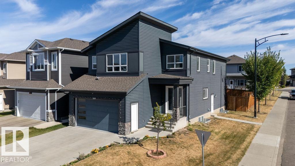 Photo 2 at 1623 19 Street NW, Laurel, Edmonton