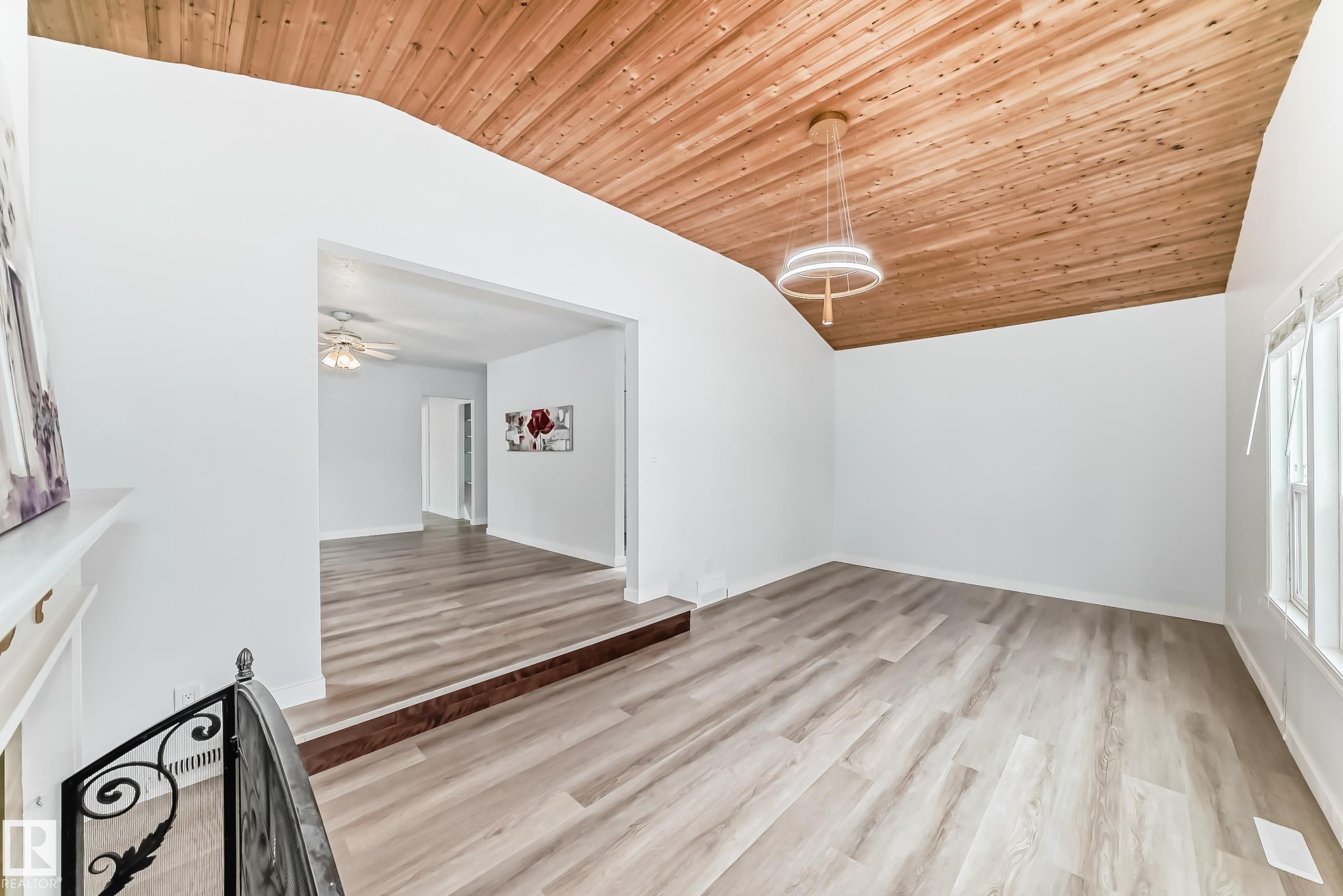 Photo 10 at 139 Willow Street, Sherwood Heights, Sherwood Park