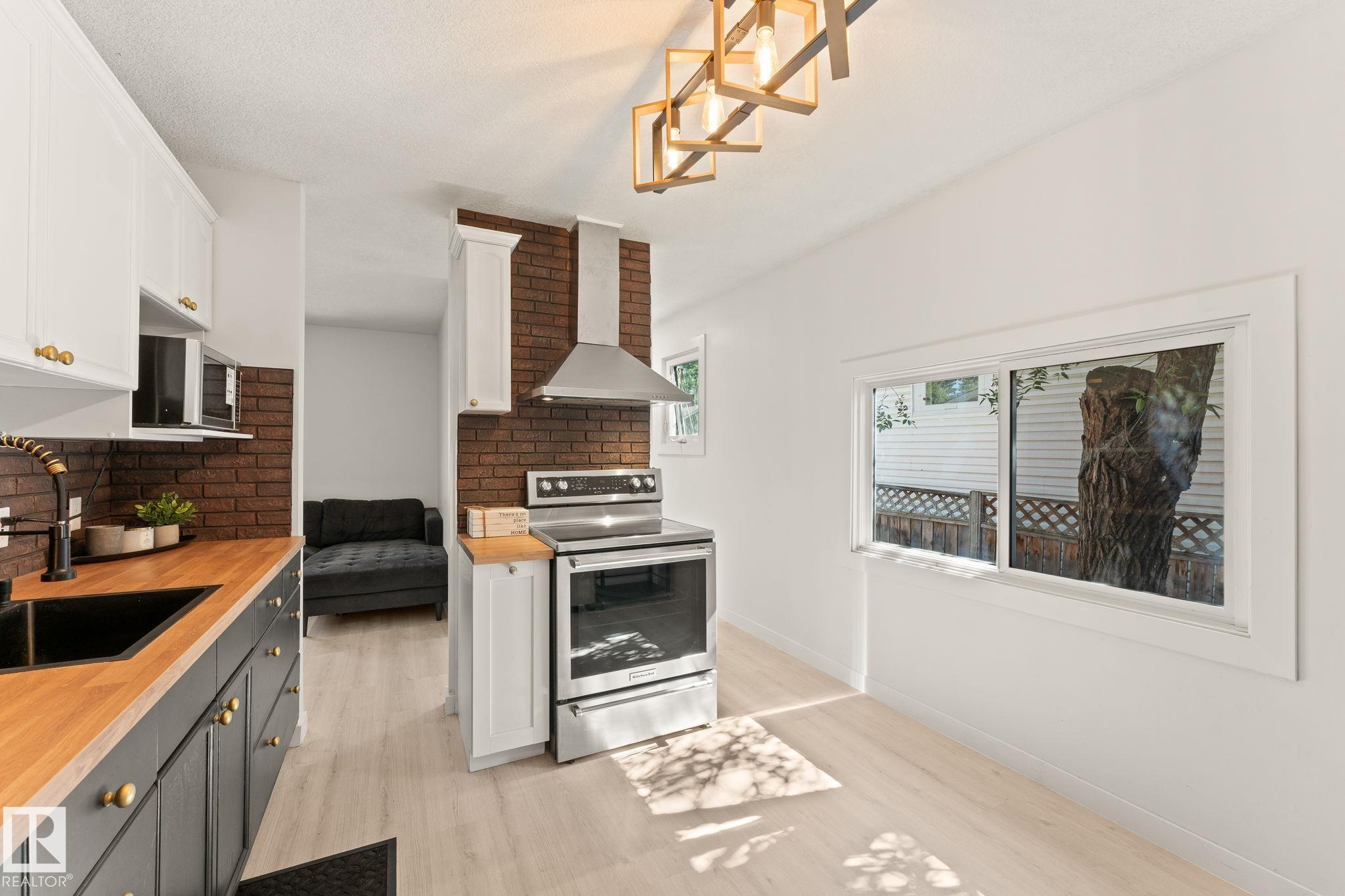 Photo 17 at 11250 92 Street NW, Alberta Avenue, Edmonton