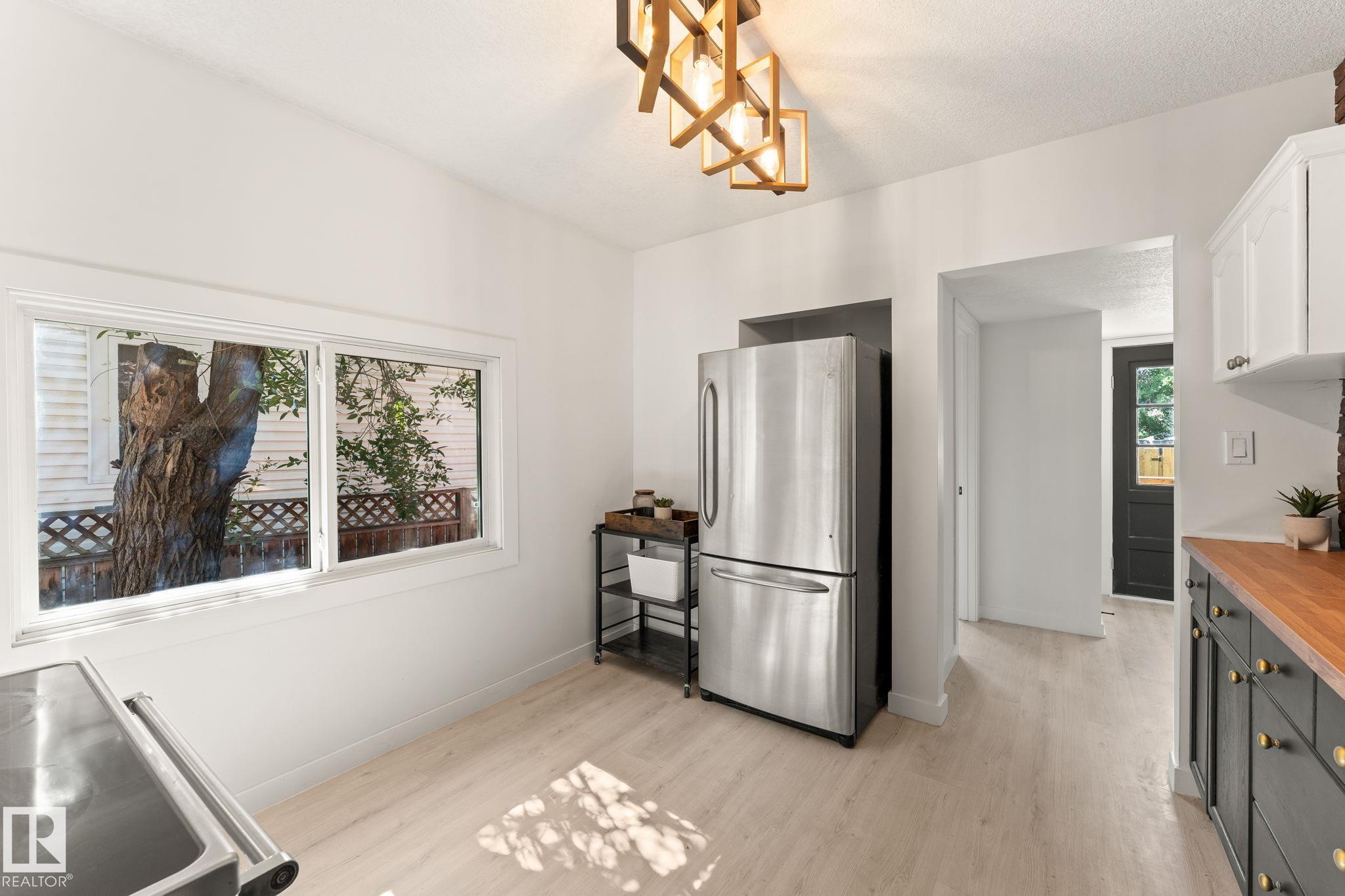 Photo 18 at 11250 92 Street NW, Alberta Avenue, Edmonton