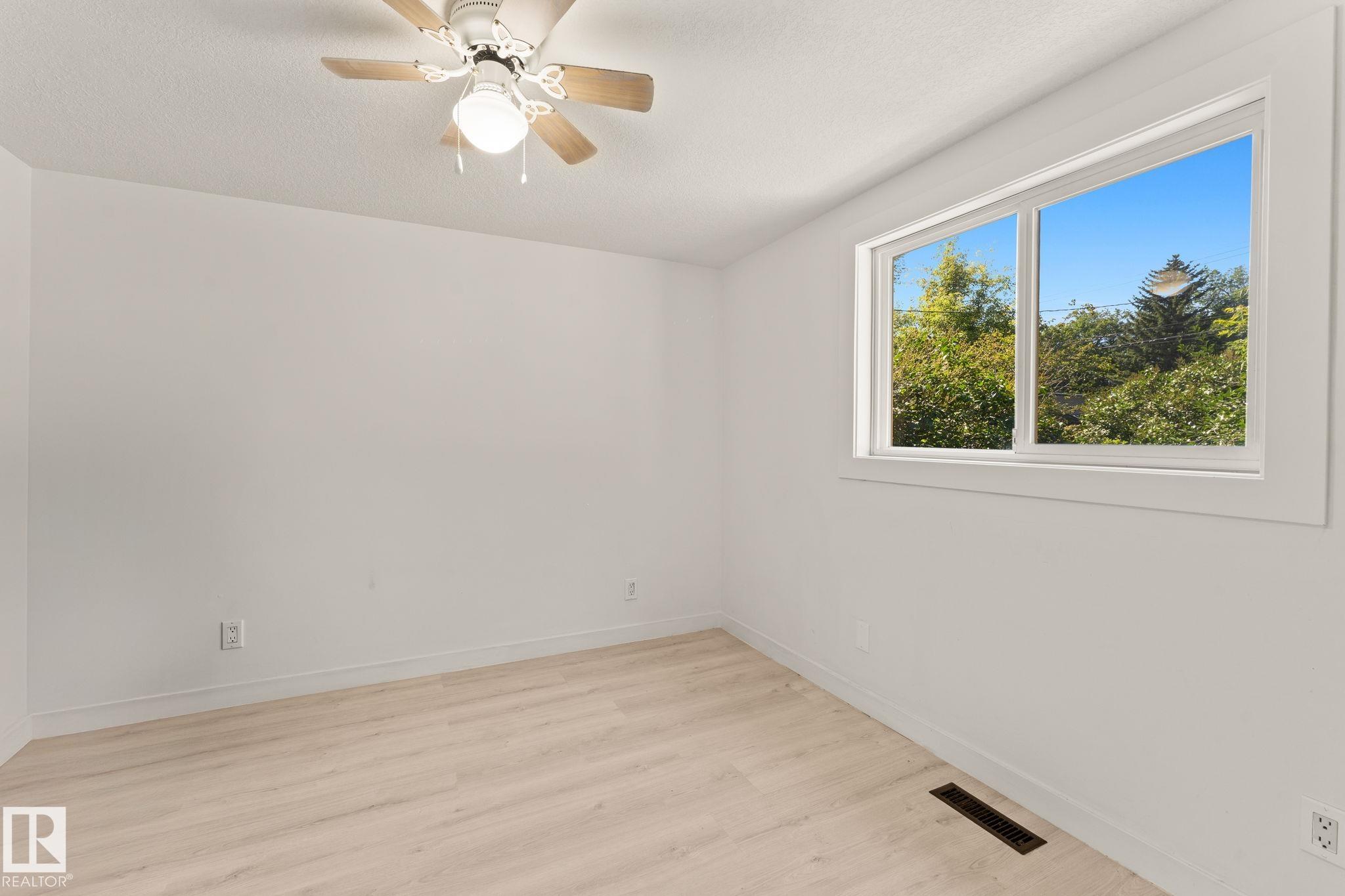 Photo 20 at 11250 92 Street NW, Alberta Avenue, Edmonton