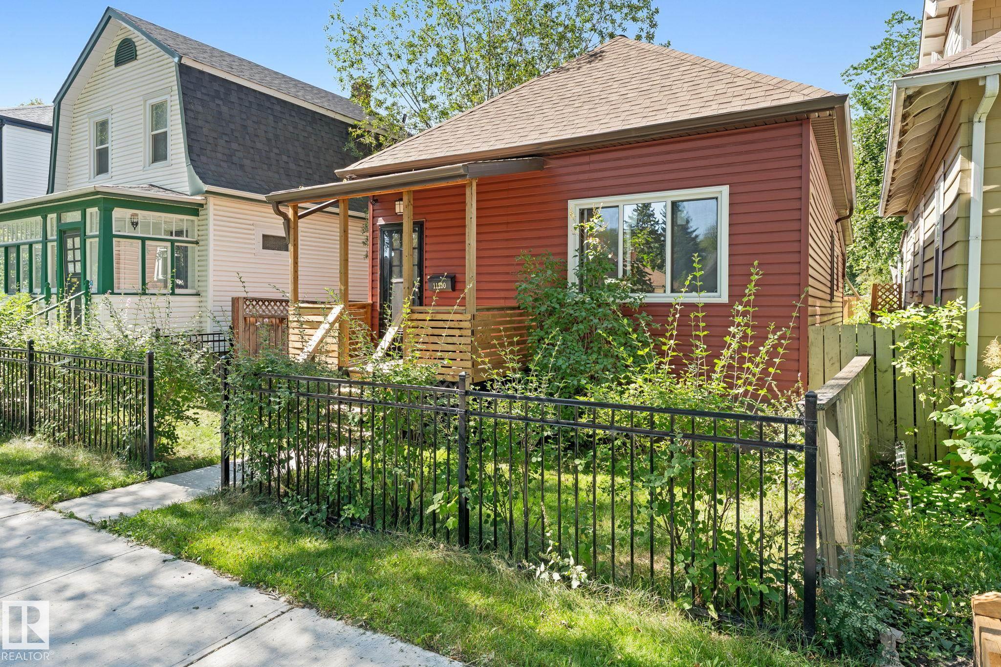 Photo 3 at 11250 92 Street NW, Alberta Avenue, Edmonton