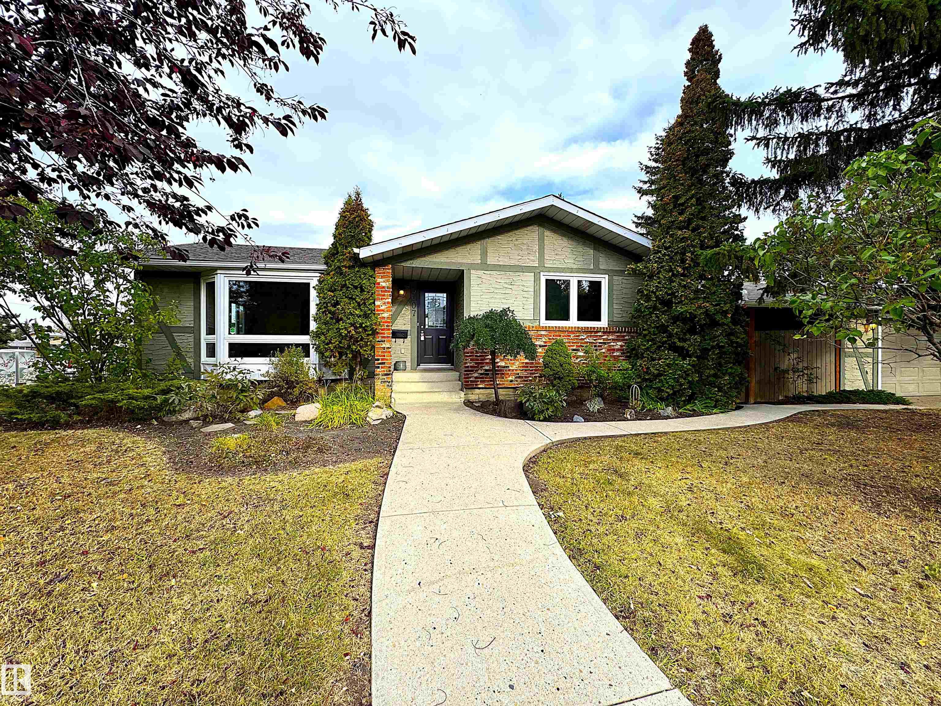 3607 104 Street NW, Duggan, Edmonton 