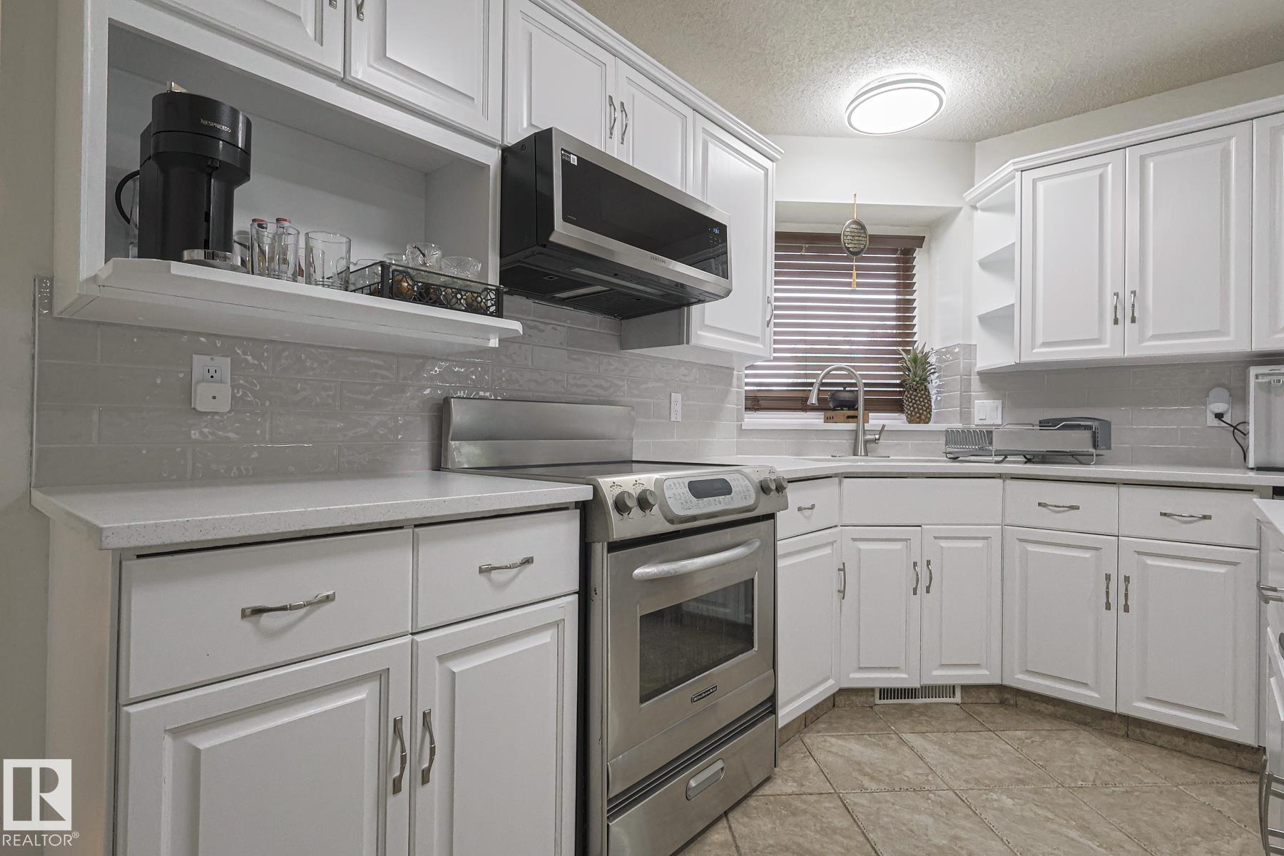 Photo 13 at 12 Elsinore Place NW, Elsinore, Edmonton