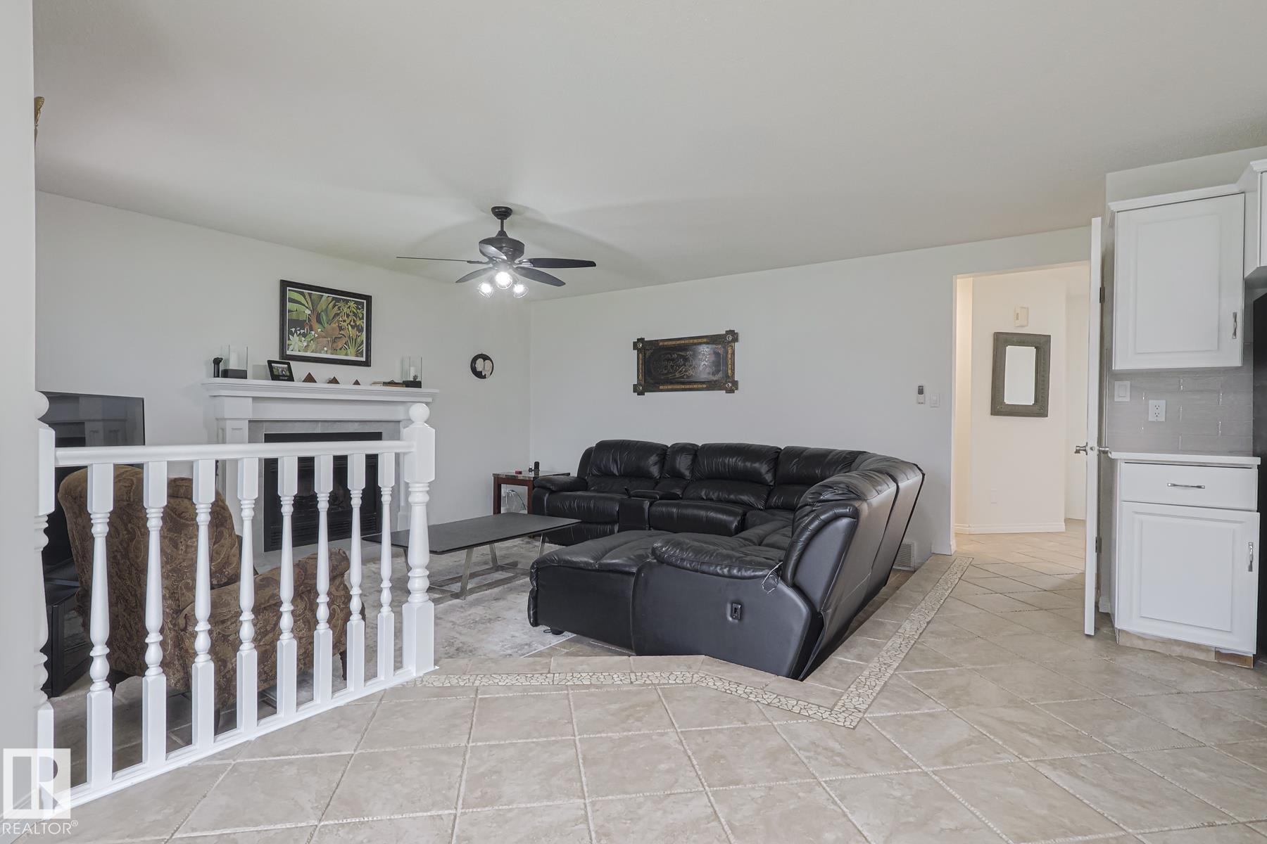 Photo 14 at 12 Elsinore Place NW, Elsinore, Edmonton