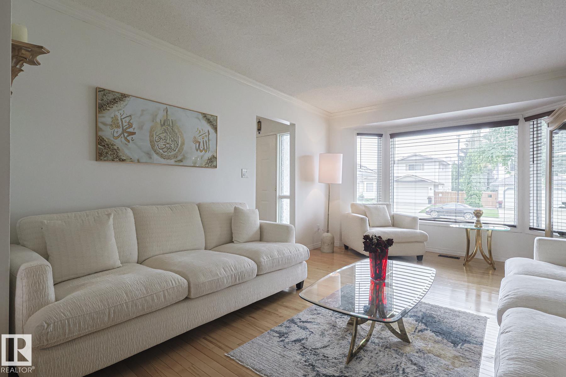 Photo 4 at 12 Elsinore Place NW, Elsinore, Edmonton