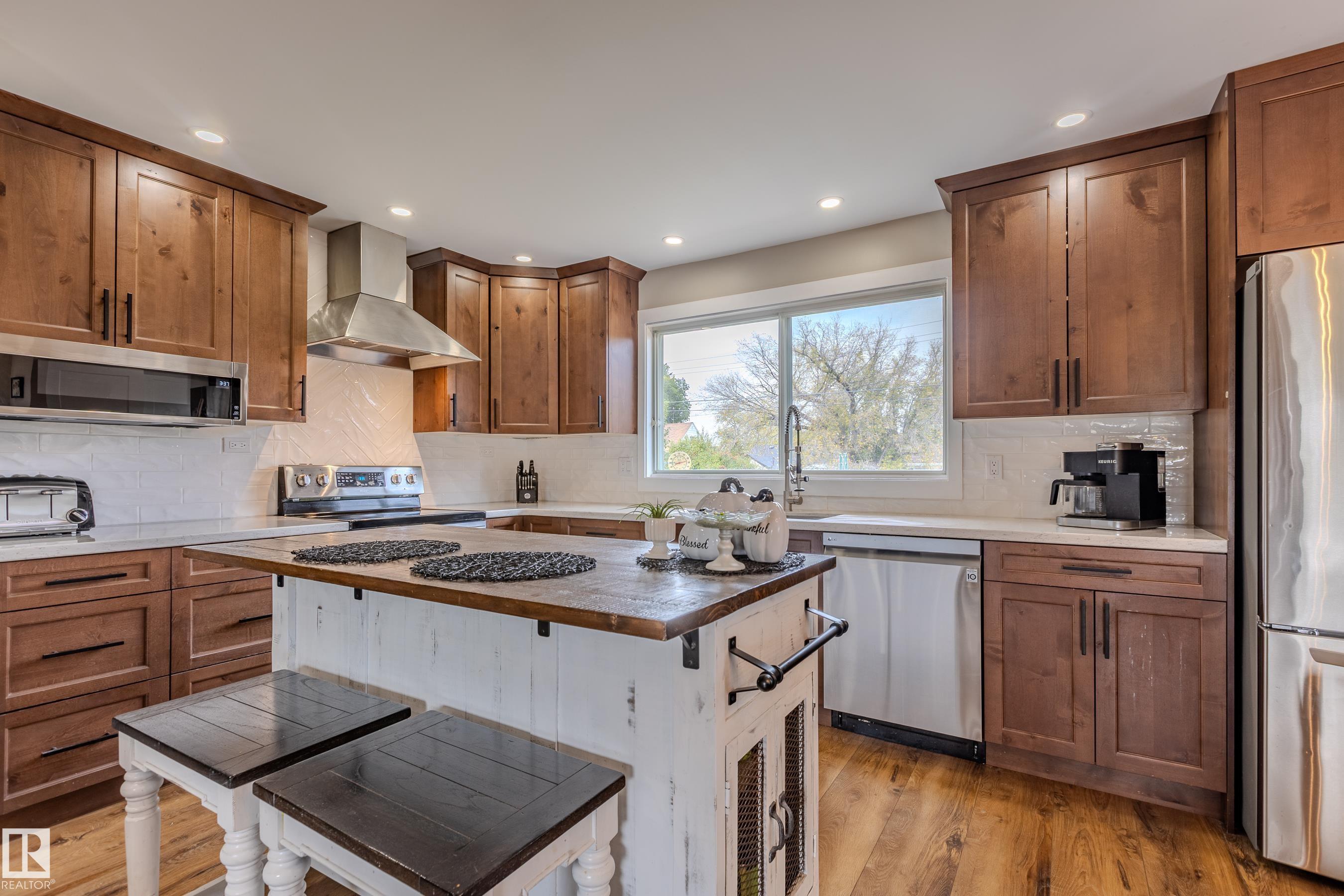 Photo 11 at 10114 102 Avenue, Morinville
