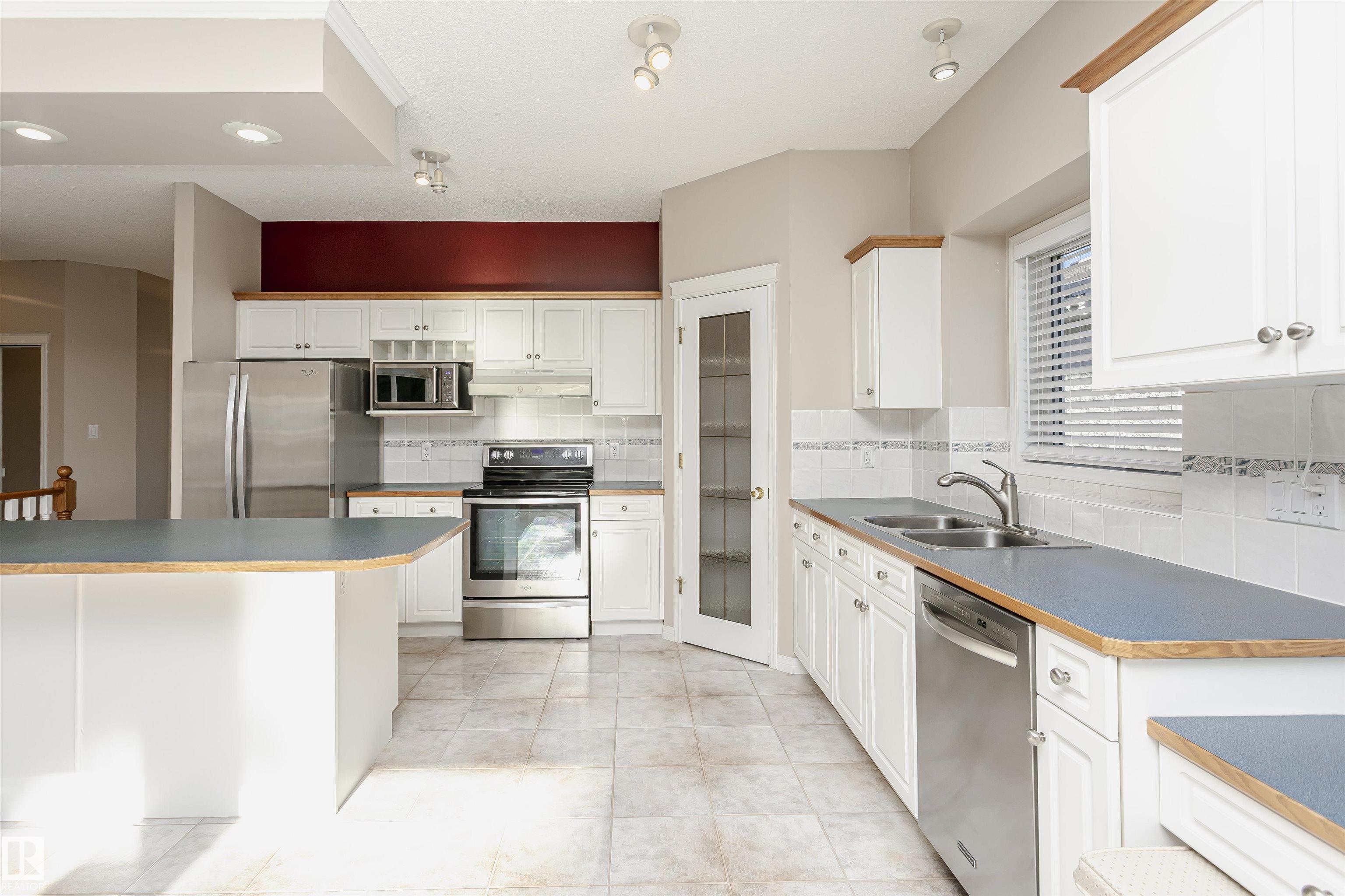 Photo 8 at 26 Longview Place, Linkside, Spruce Grove