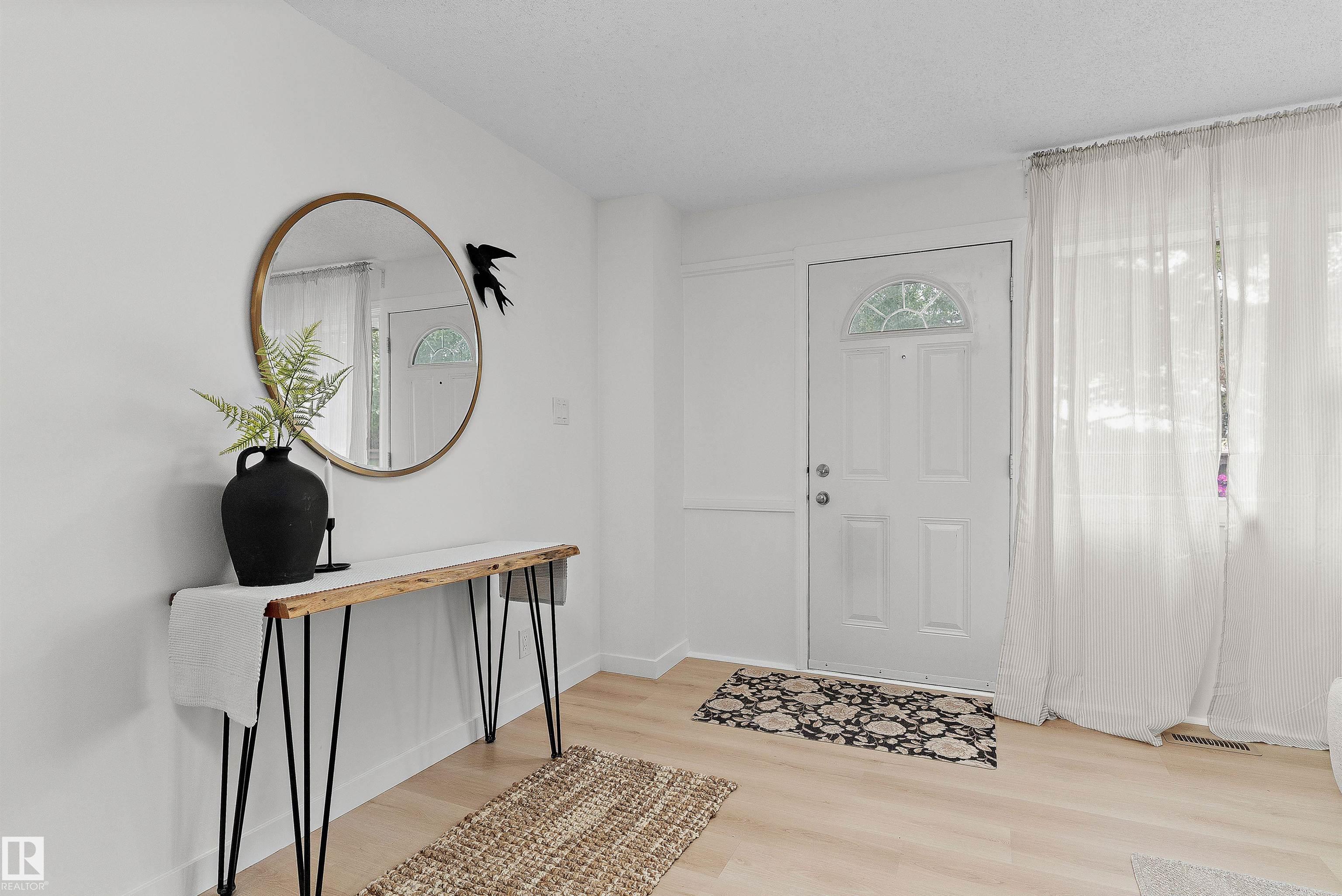 Photo 3 at 717 Village On The Green green NW, York, Edmonton