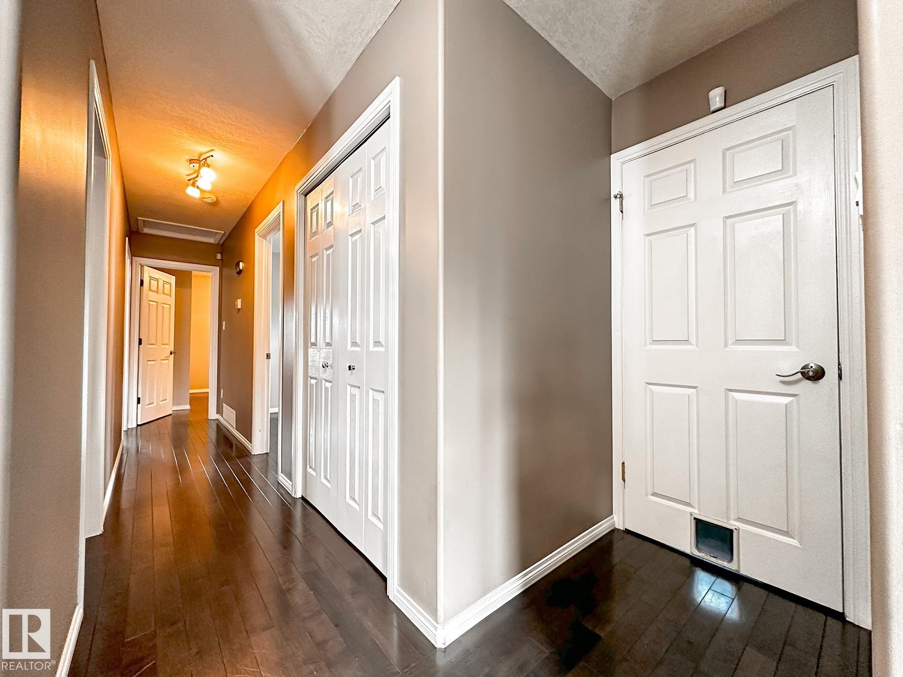 Photo 17 at 11403 149 Avenue NW, Caernarvon, Edmonton