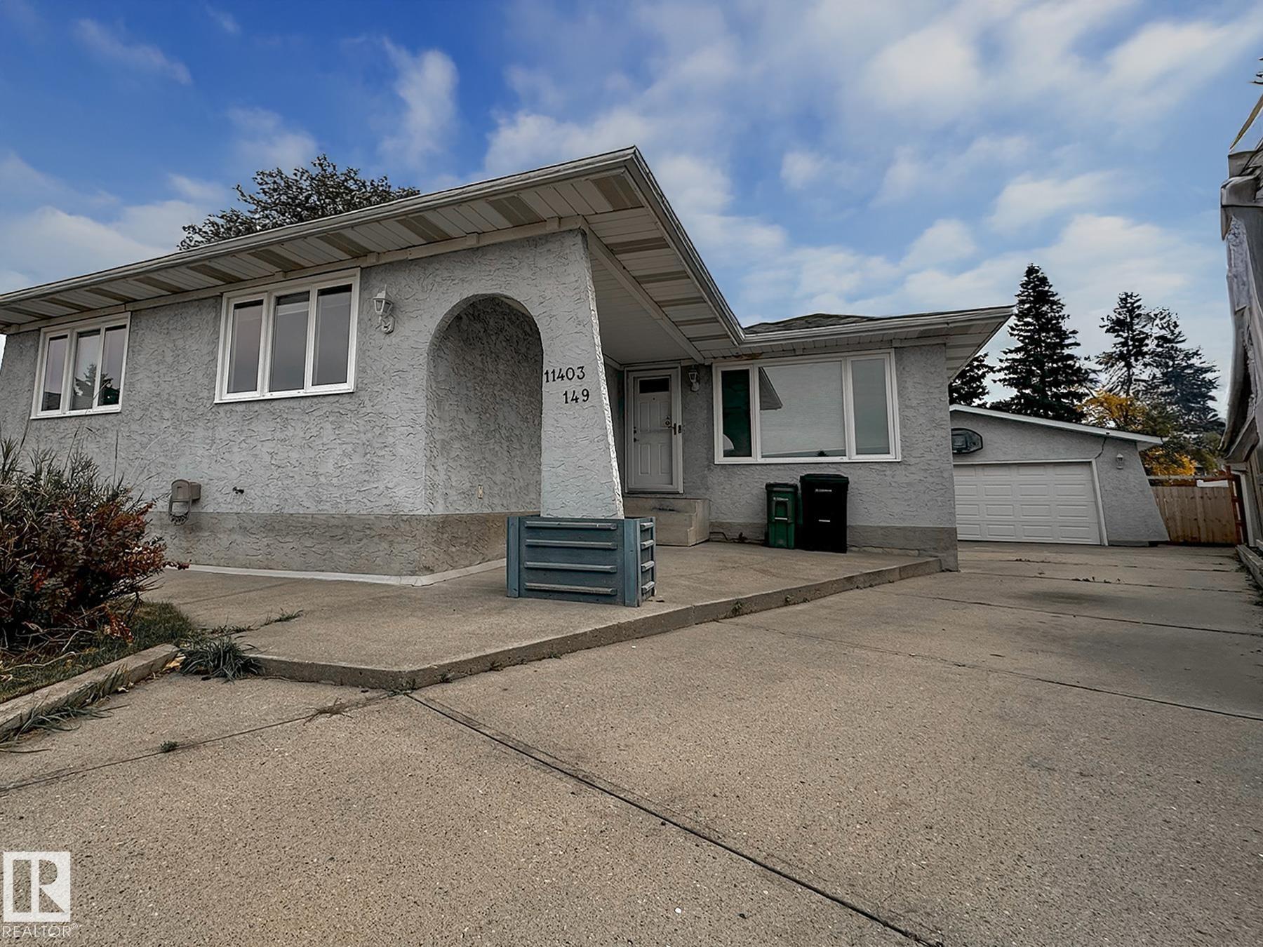 Photo 3 at 11403 149 Avenue NW, Caernarvon, Edmonton