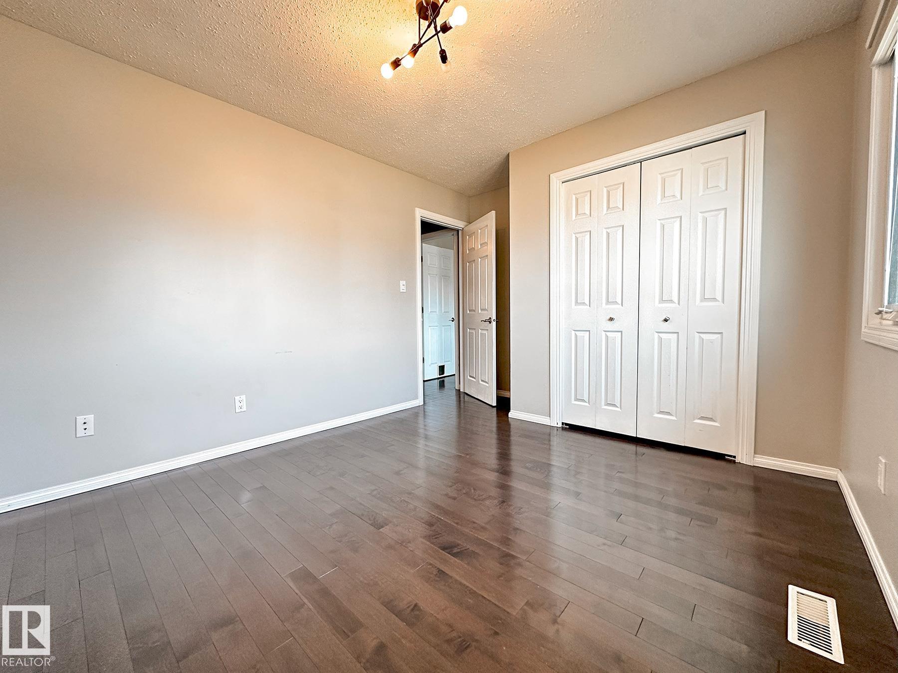Photo 23 at 11403 149 Avenue NW, Caernarvon, Edmonton