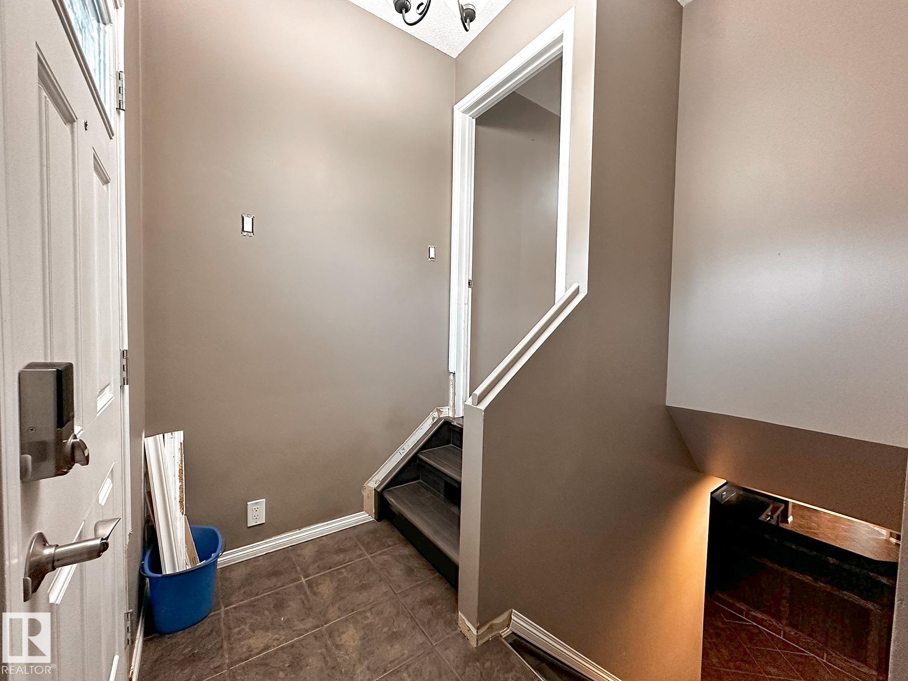 Photo 25 at 11403 149 Avenue NW, Caernarvon, Edmonton